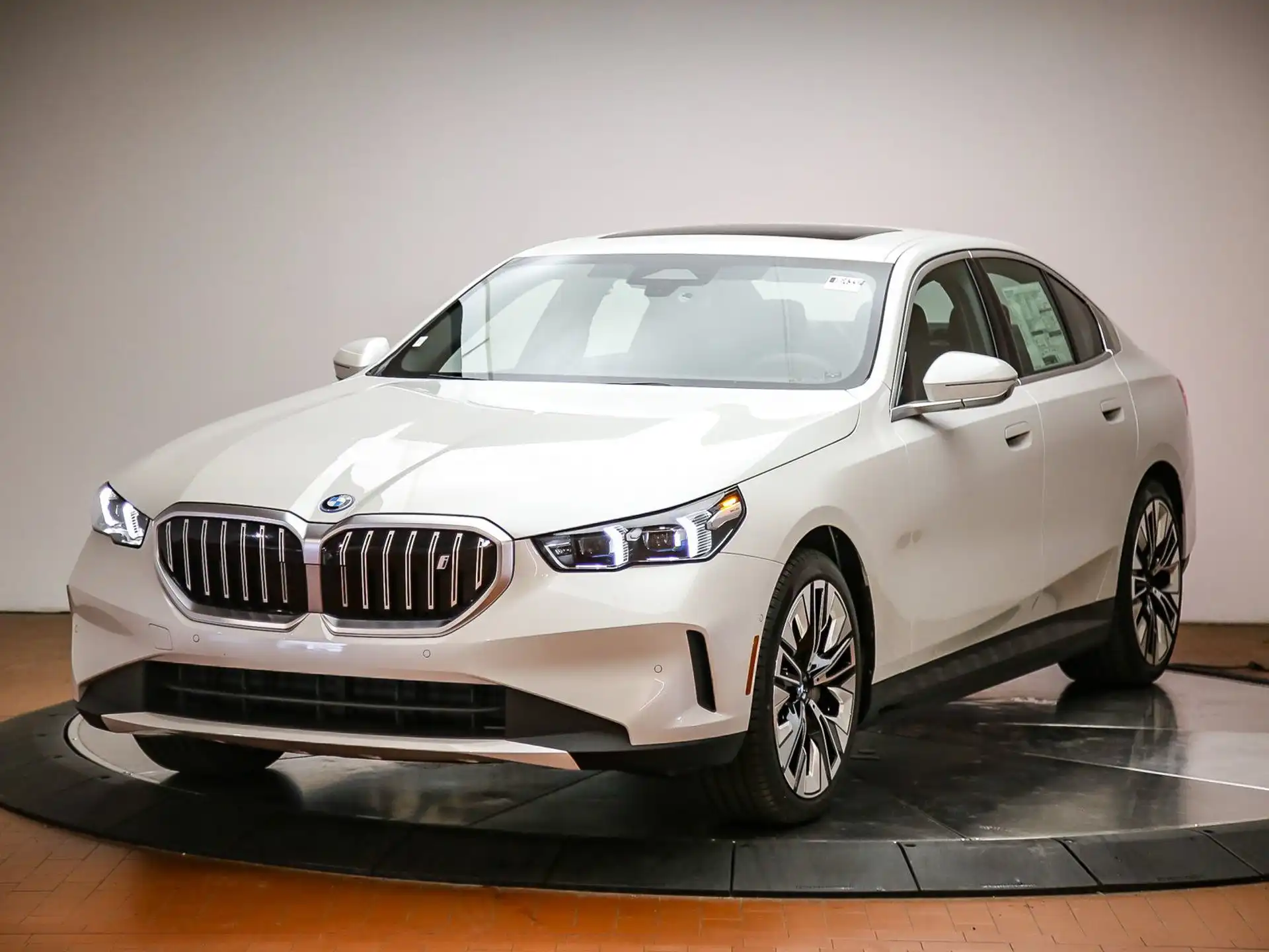 2027 BMW i5 eDrive40 Sedan's photo