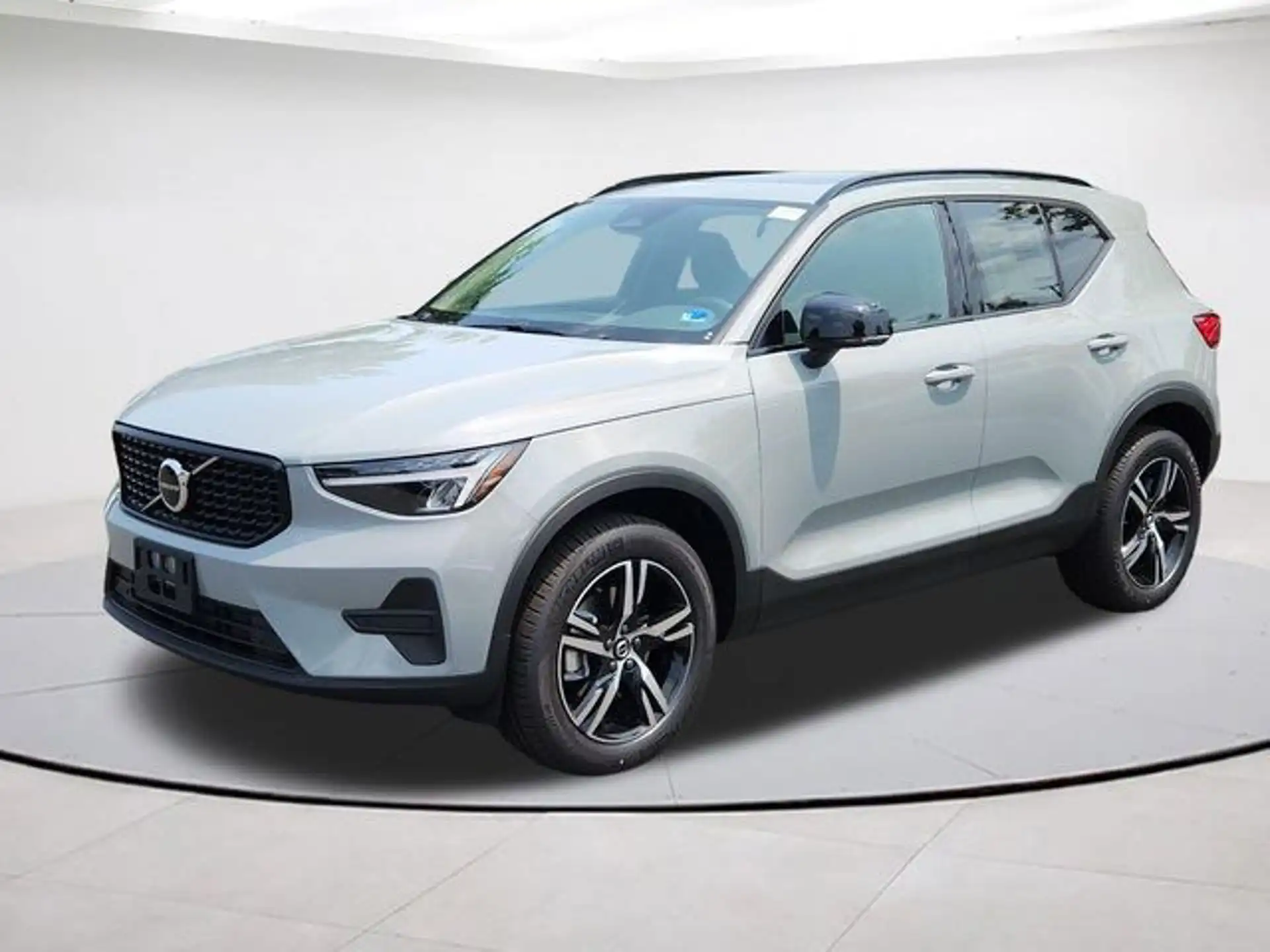 2026 Volvo XC40 B5 Core Dark AWD's photo