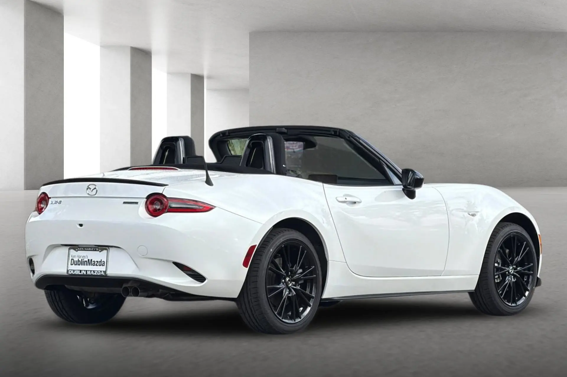 2026 Mazda MX-5 Miata Club photo 4