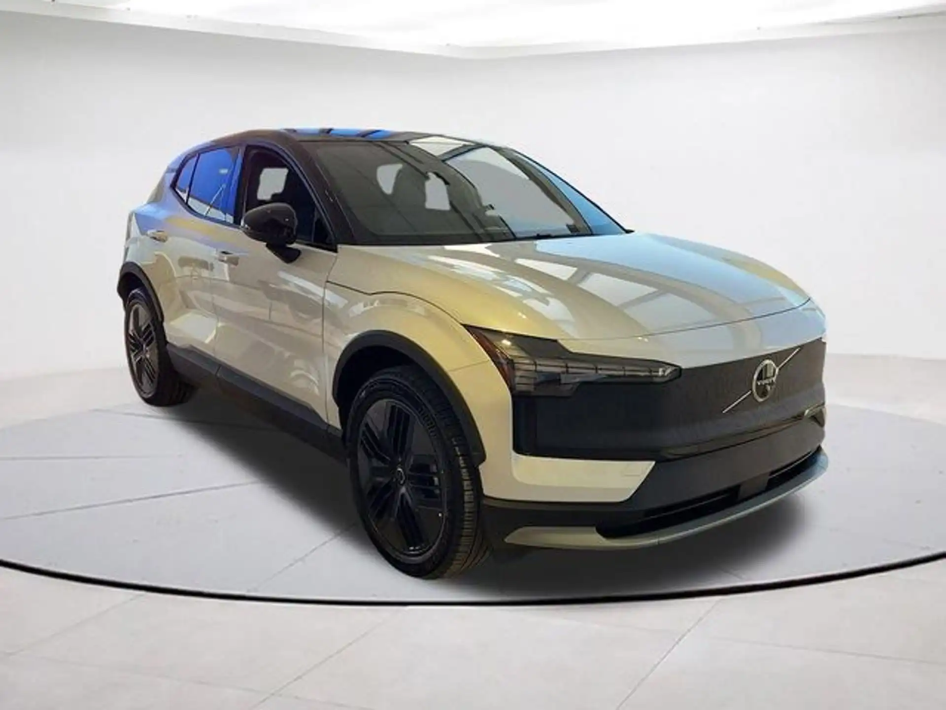 2026 Volvo EX30 Twin Motor Cross Country Ultra's photo