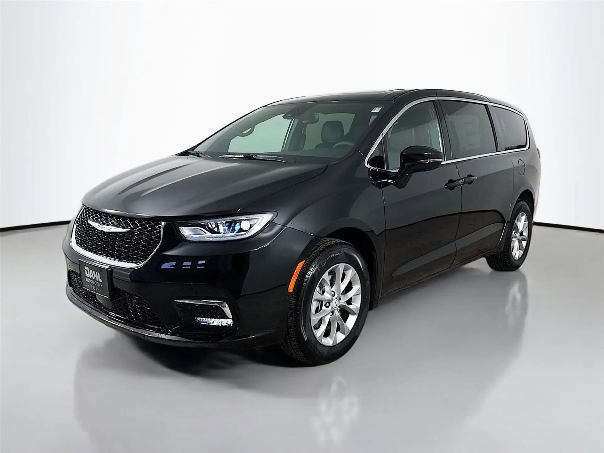 2026 Chrysler Pacifica Select AWD photo 3