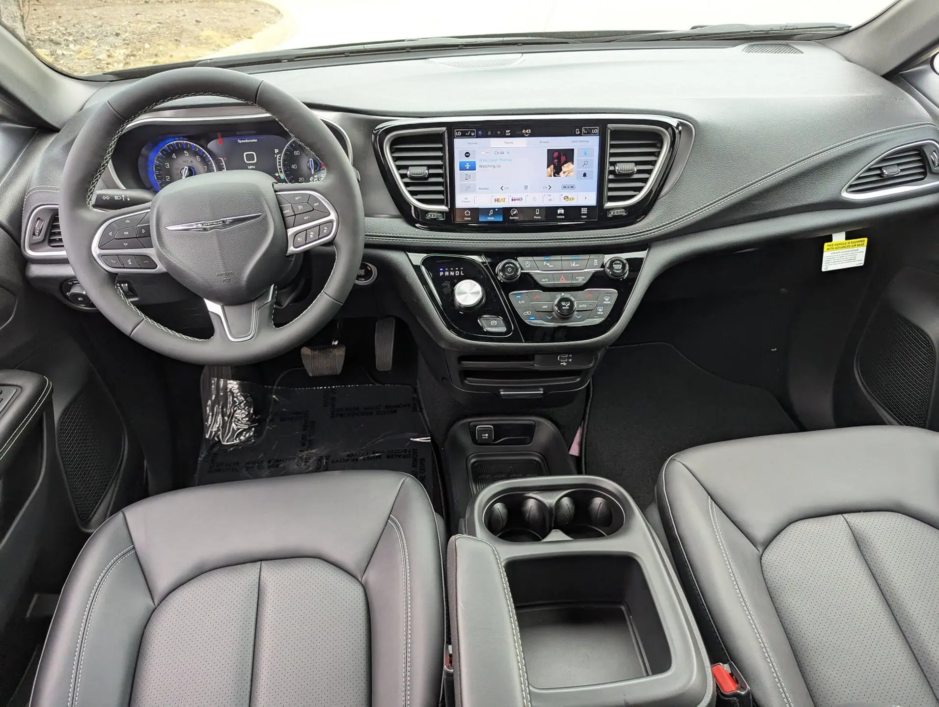 2026 Chrysler Pacifica Select photo 4
