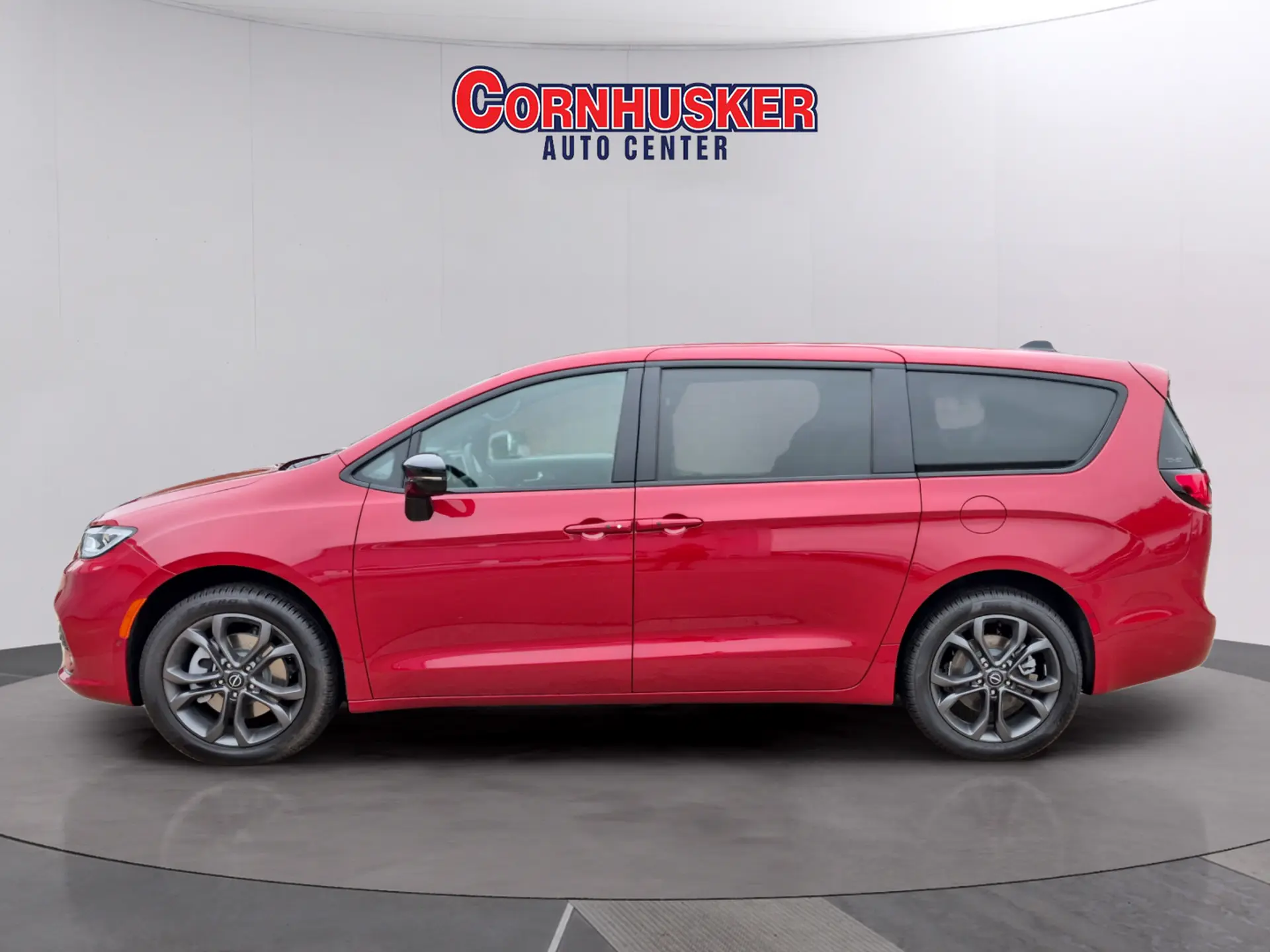 2026 Chrysler Pacifica Select AWD photo 4