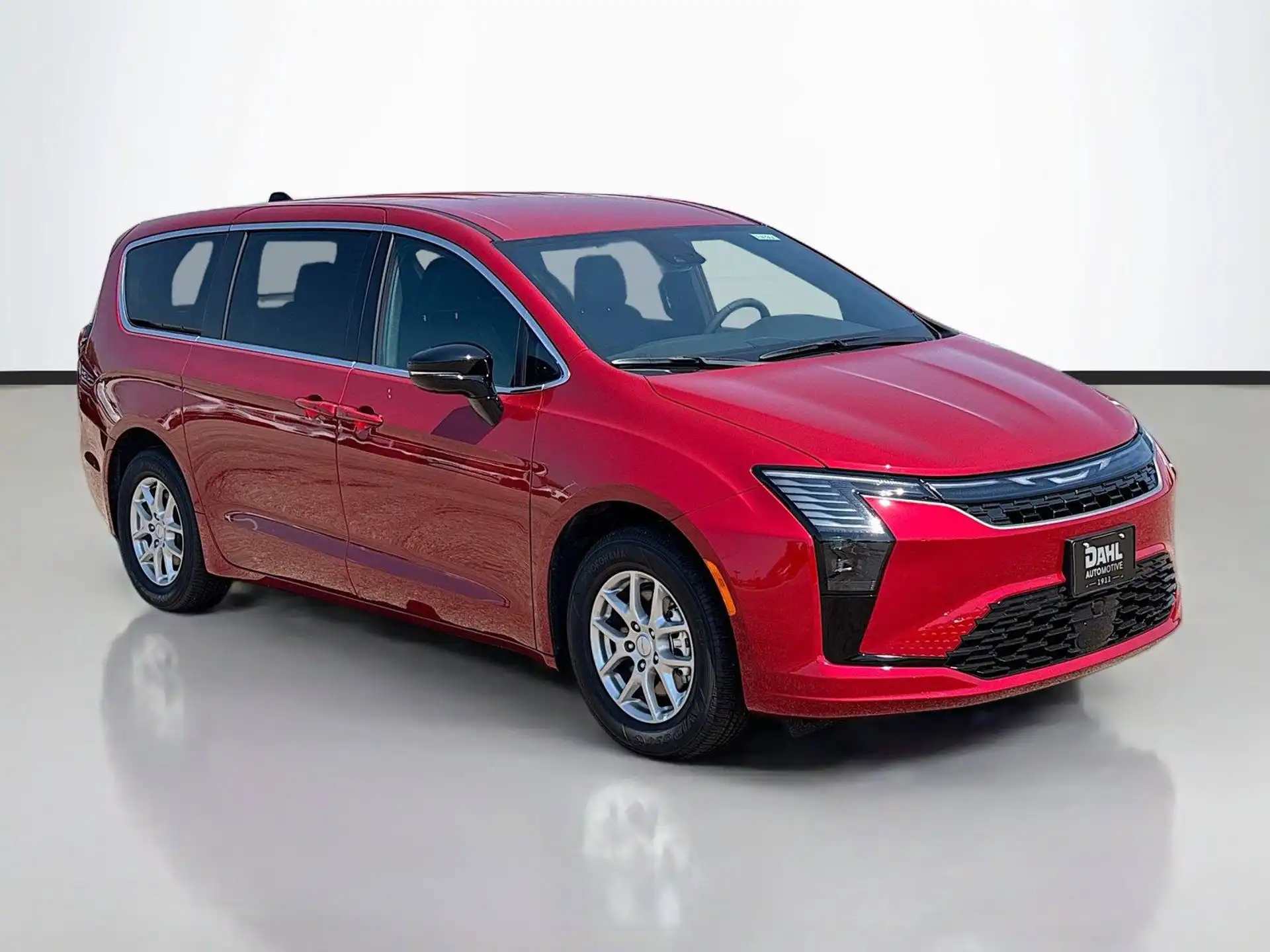 2027 Chrysler Pacifica Select's photo