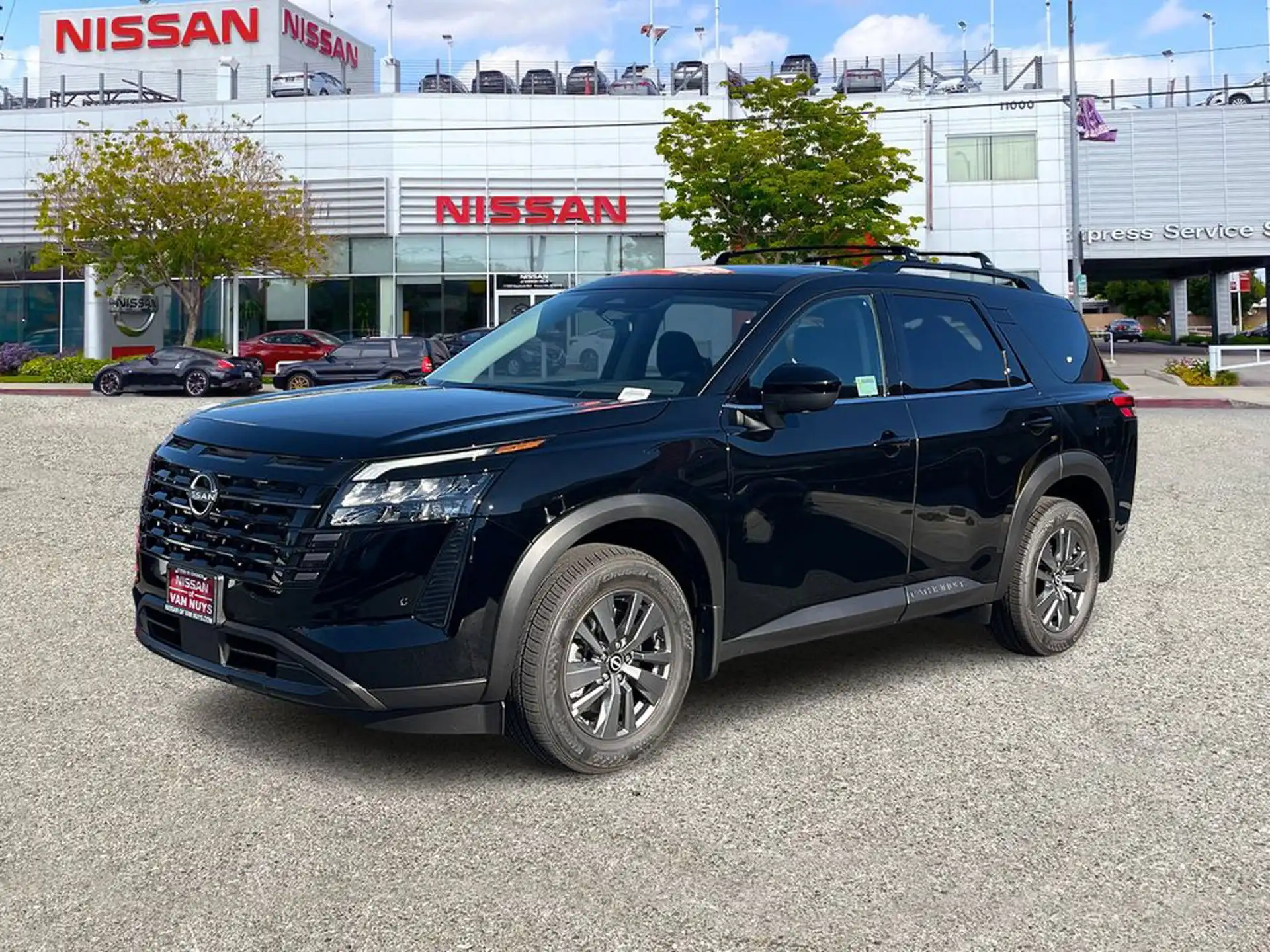 2026 Nissan Pathfinder SV 2WD's photo