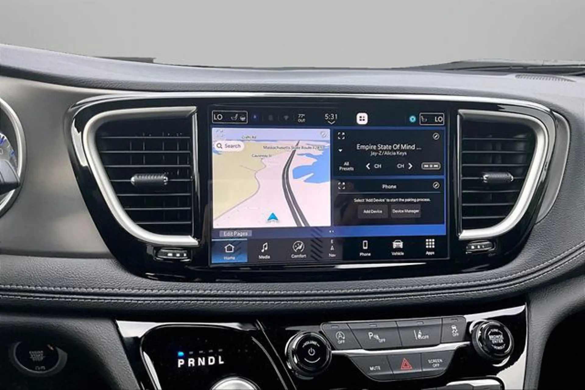 2027 Chrysler Pacifica Limited photo 5