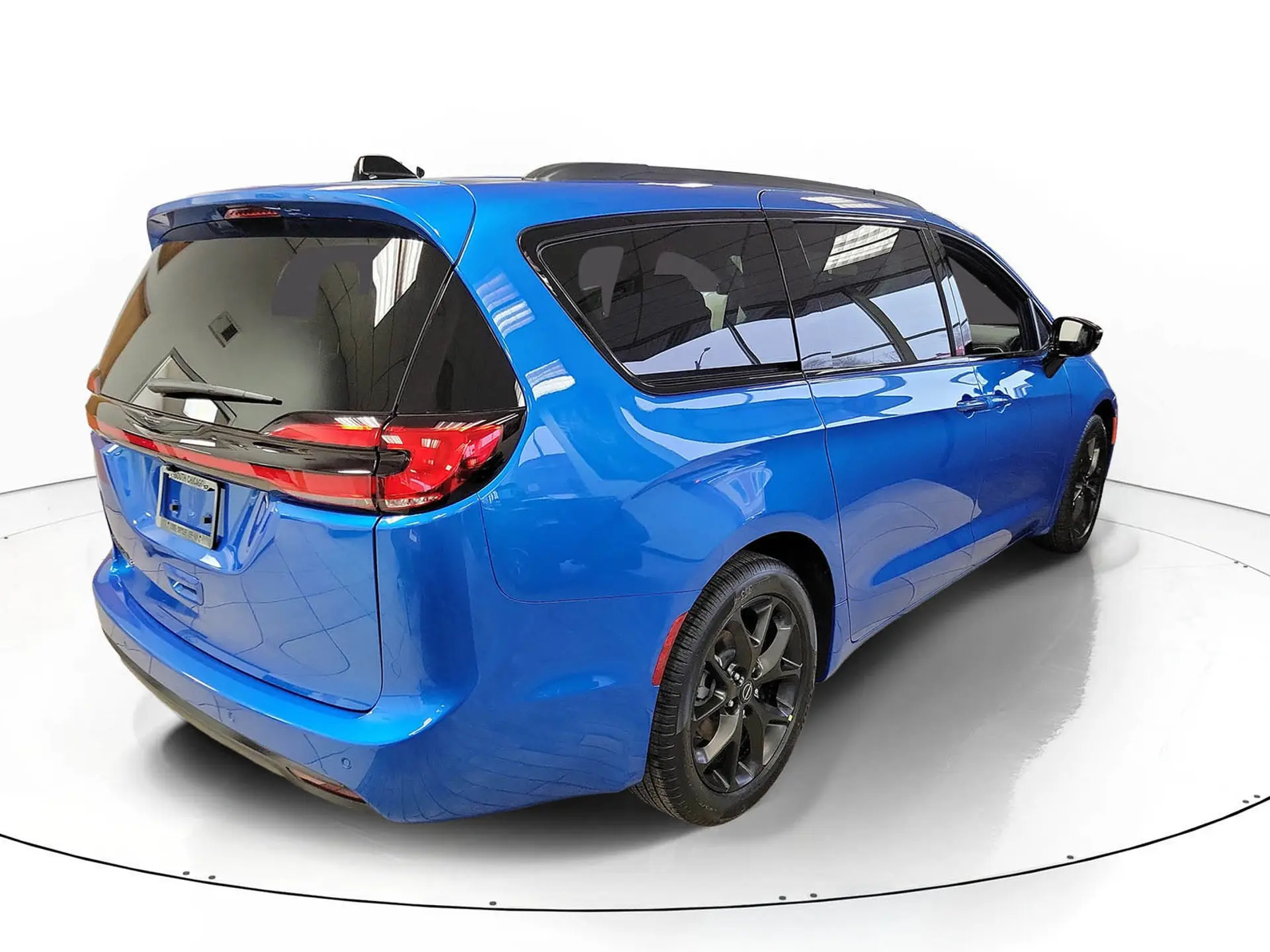 2026 Chrysler Pacifica Select photo 3