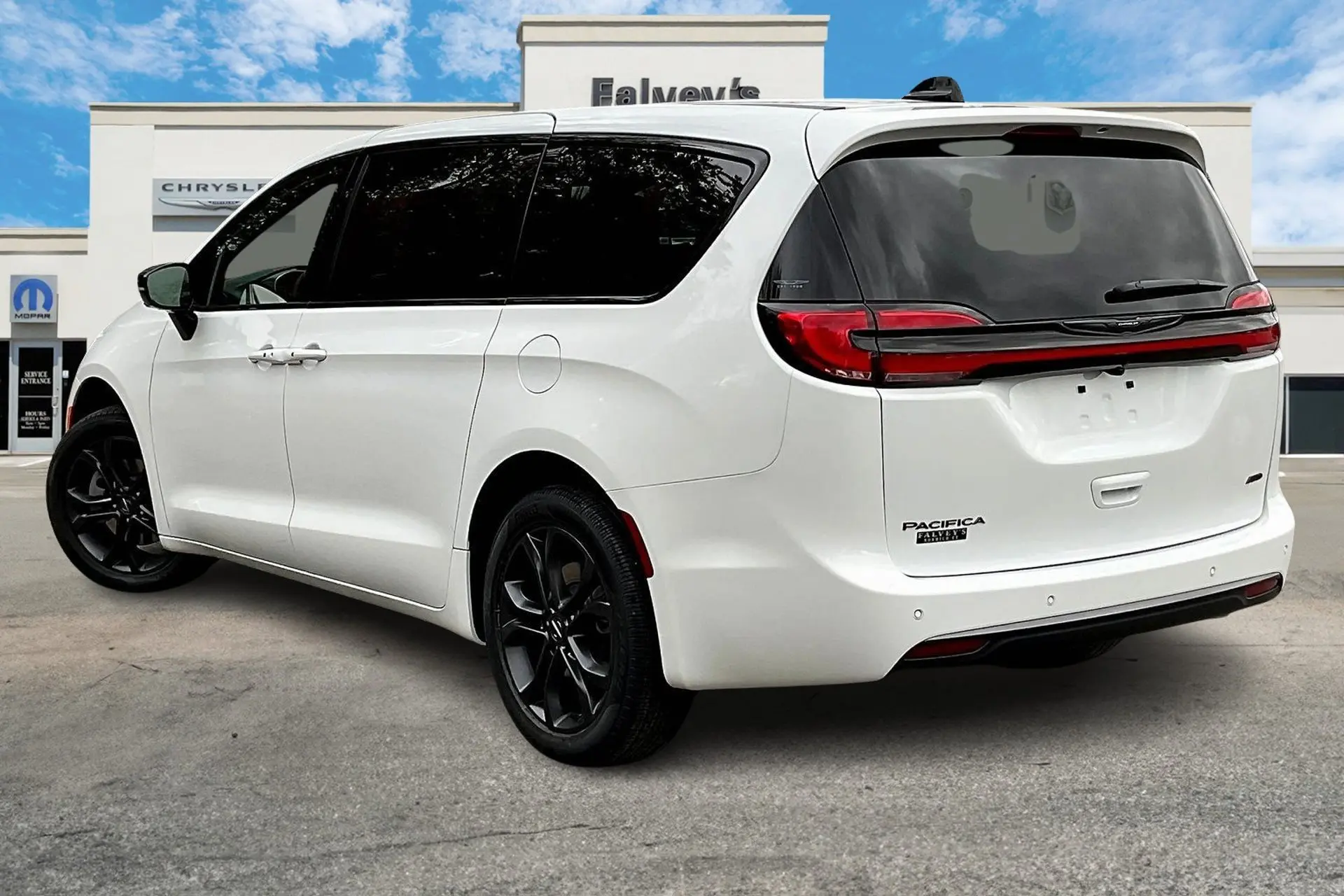 2026 Chrysler Pacifica Select AWD photo 3