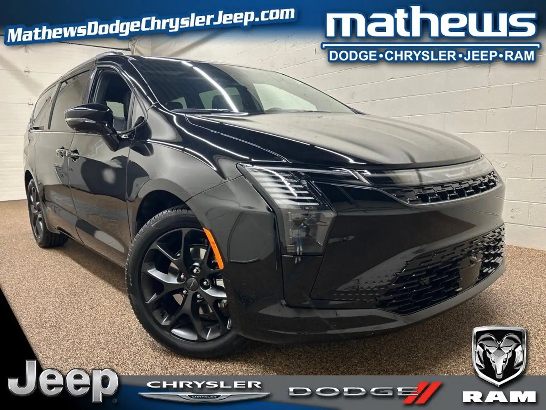 2027 Chrysler Pacifica Limited's photo