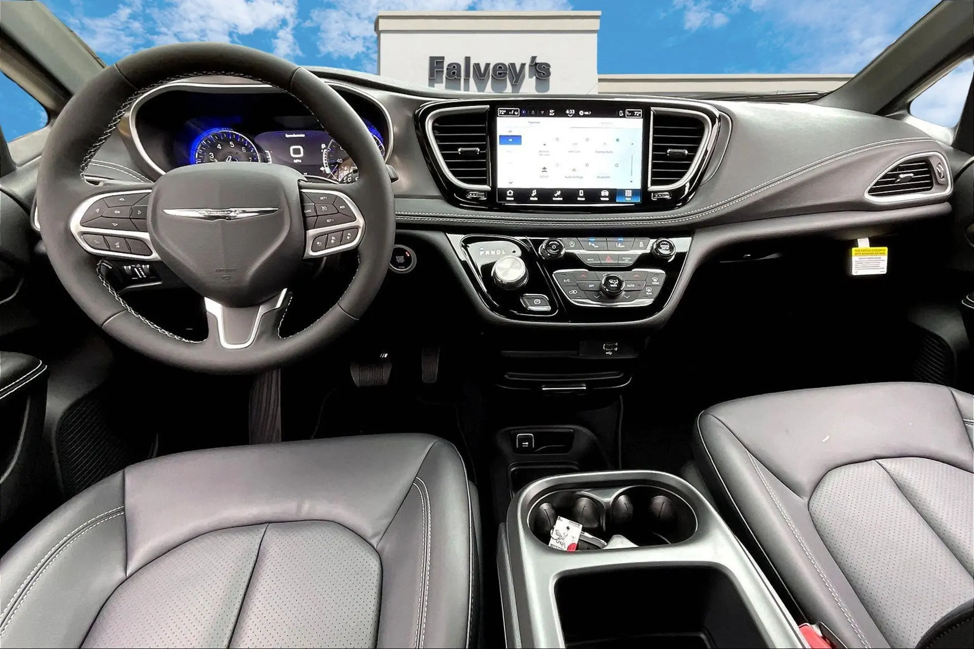 2026 Chrysler Pacifica Select AWD photo 5