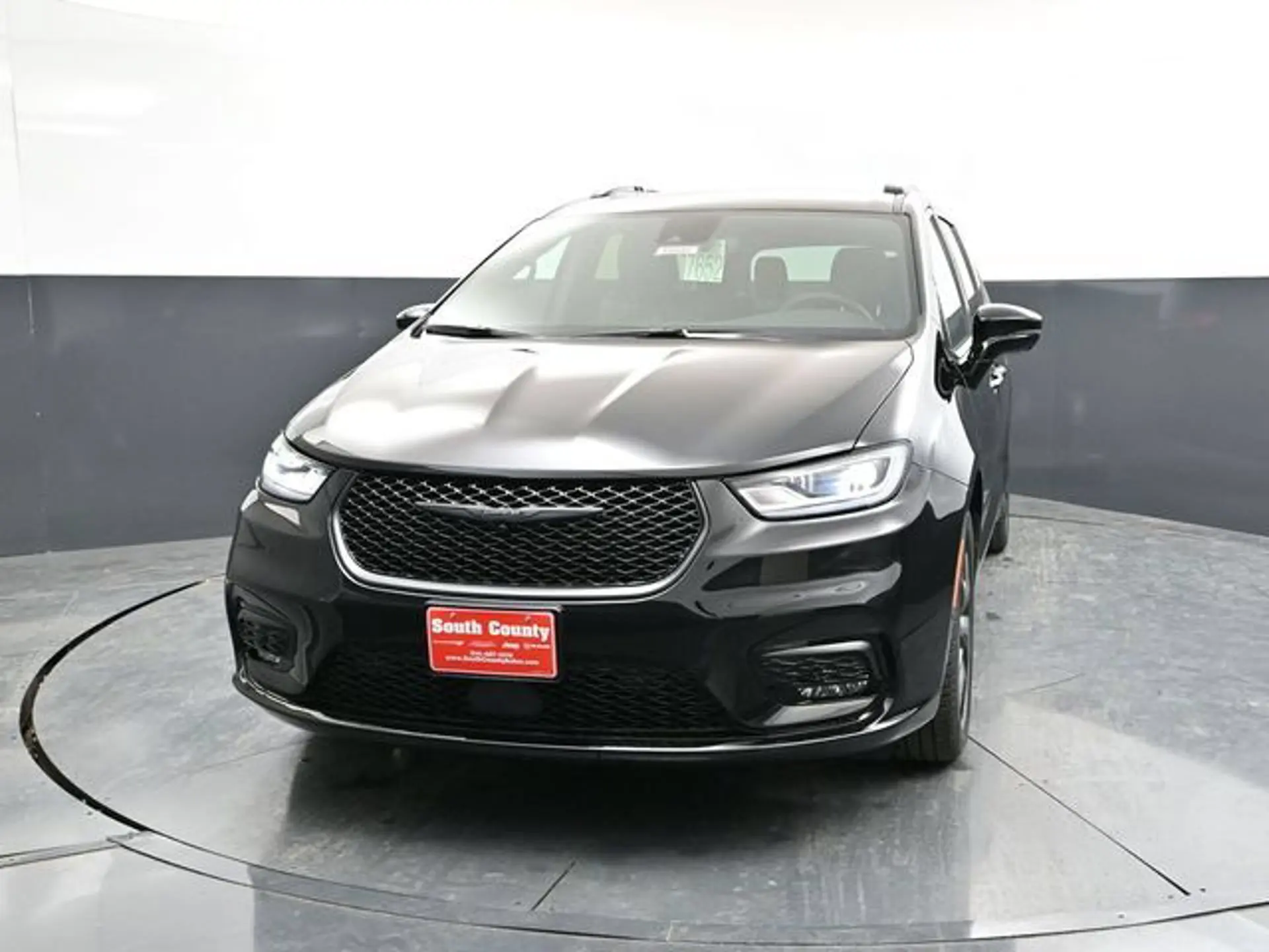 2026 Chrysler Pacifica Select photo 3