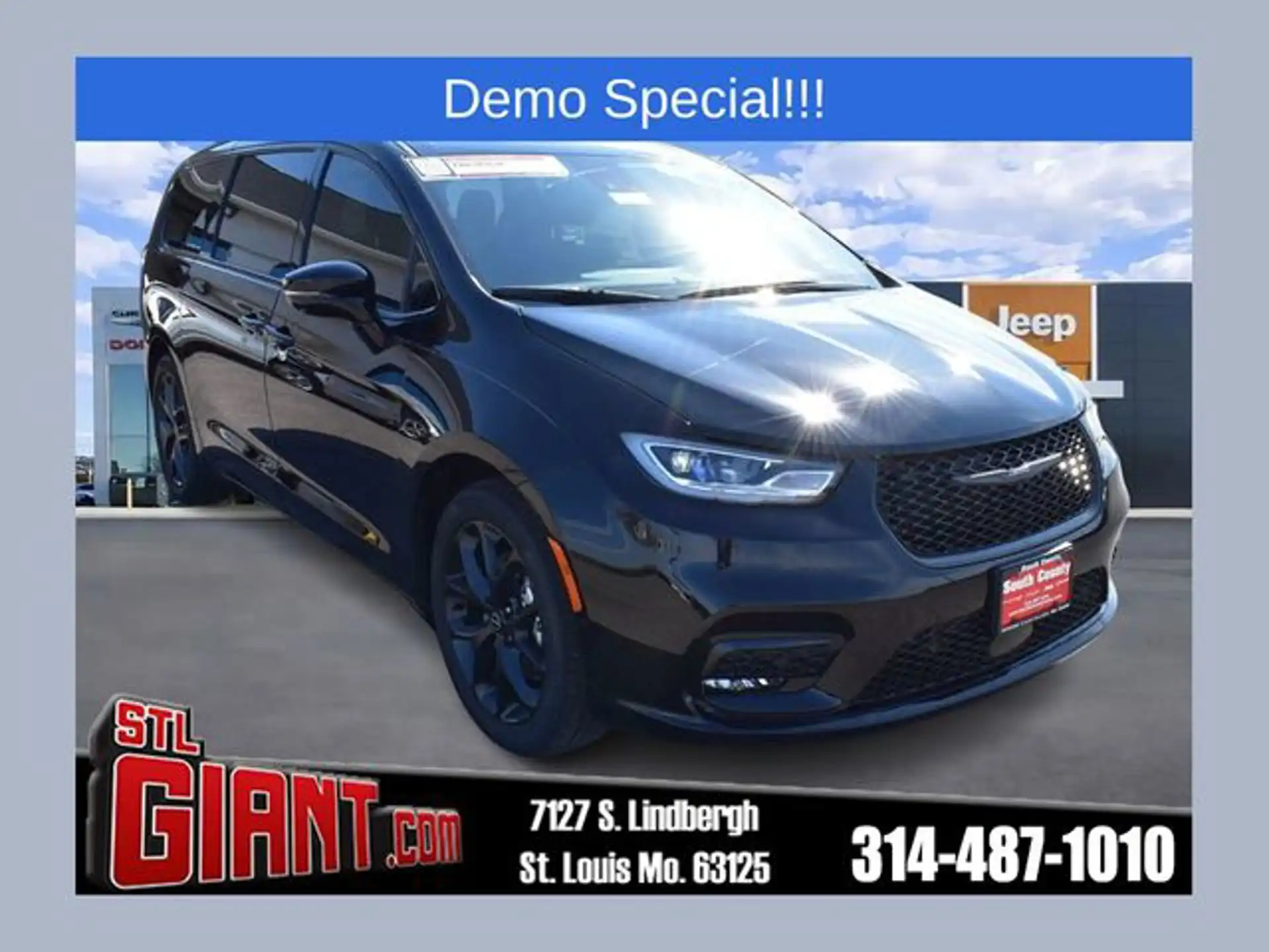 2026 Chrysler Pacifica Select's photo