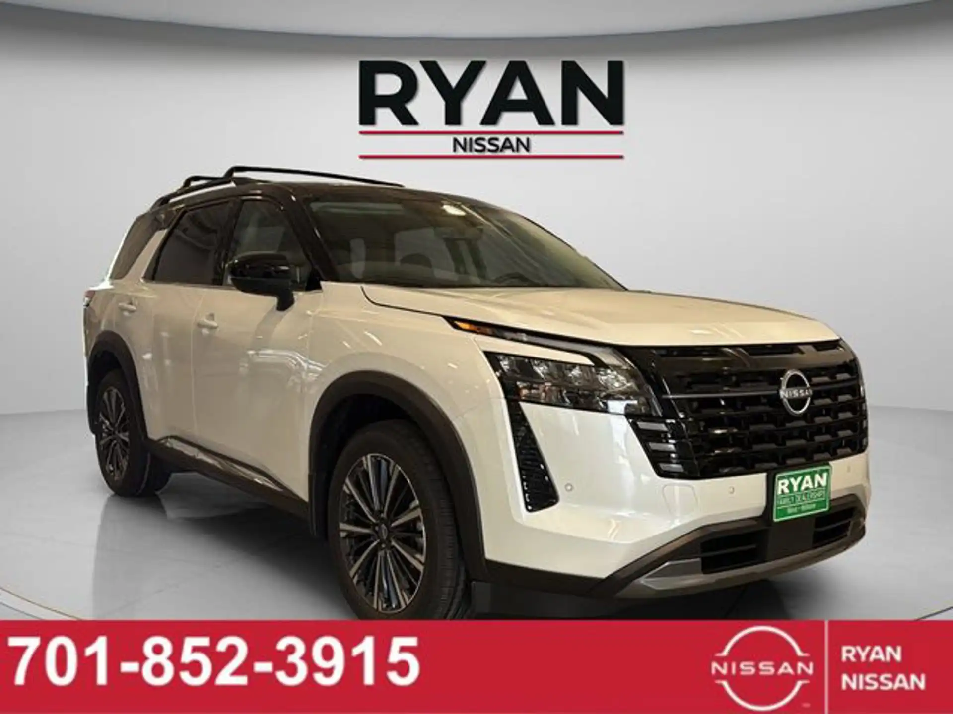 2026 Nissan Pathfinder Platinum 4WD's photo
