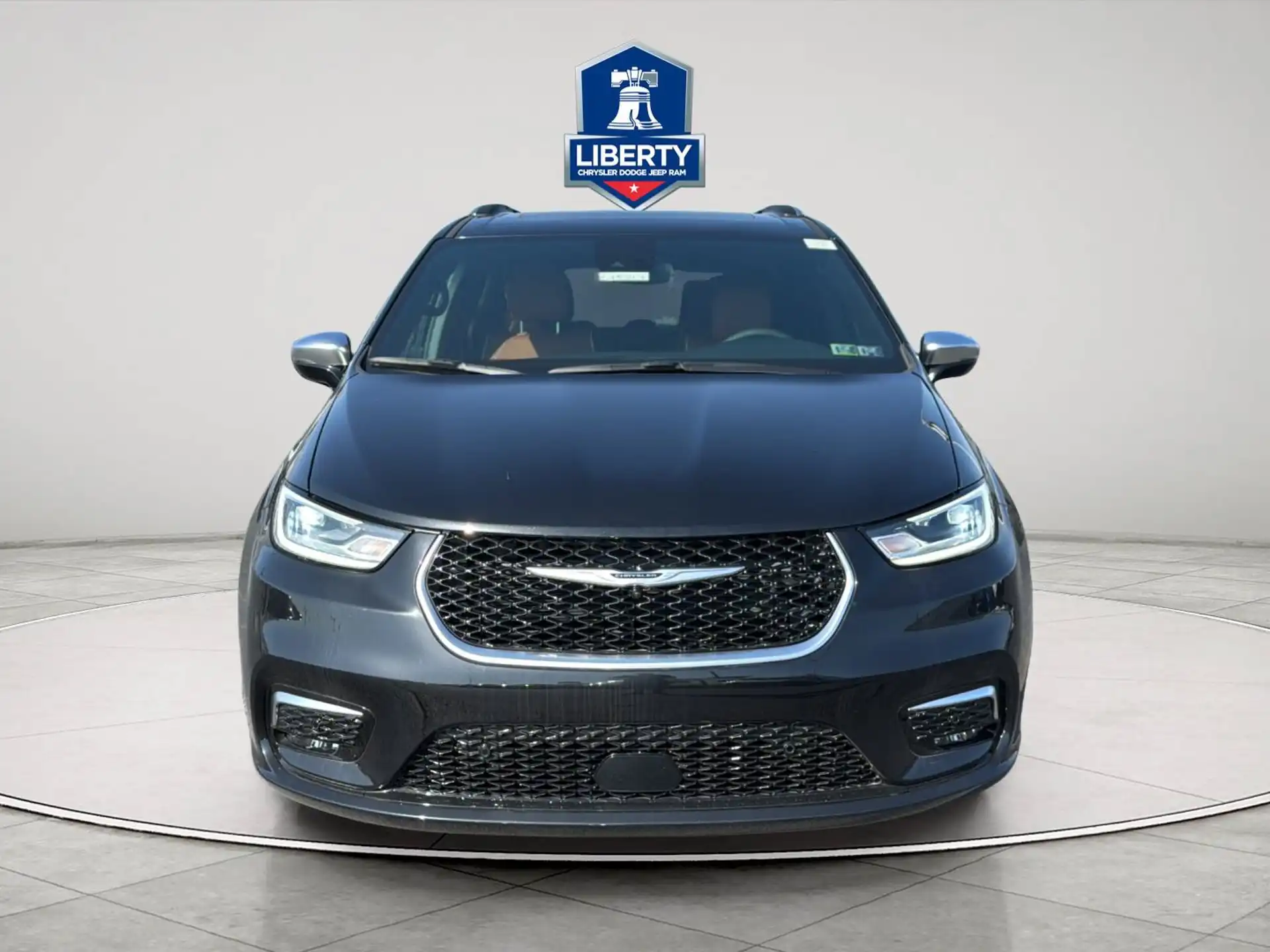 2026 Chrysler Pacifica Pinnacle's photo