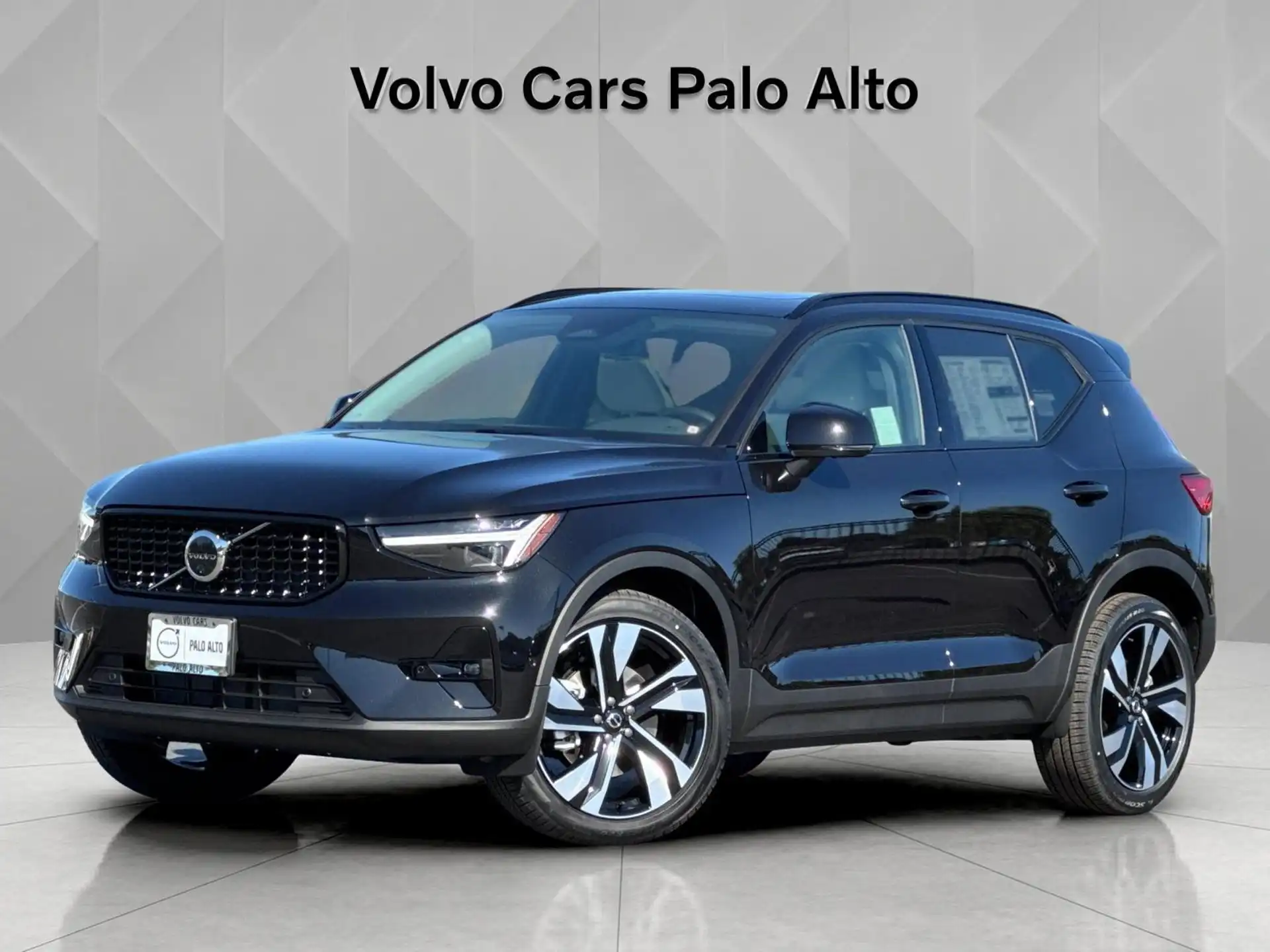 2026 Volvo XC40 B5 Ultra Dark AWD's photo