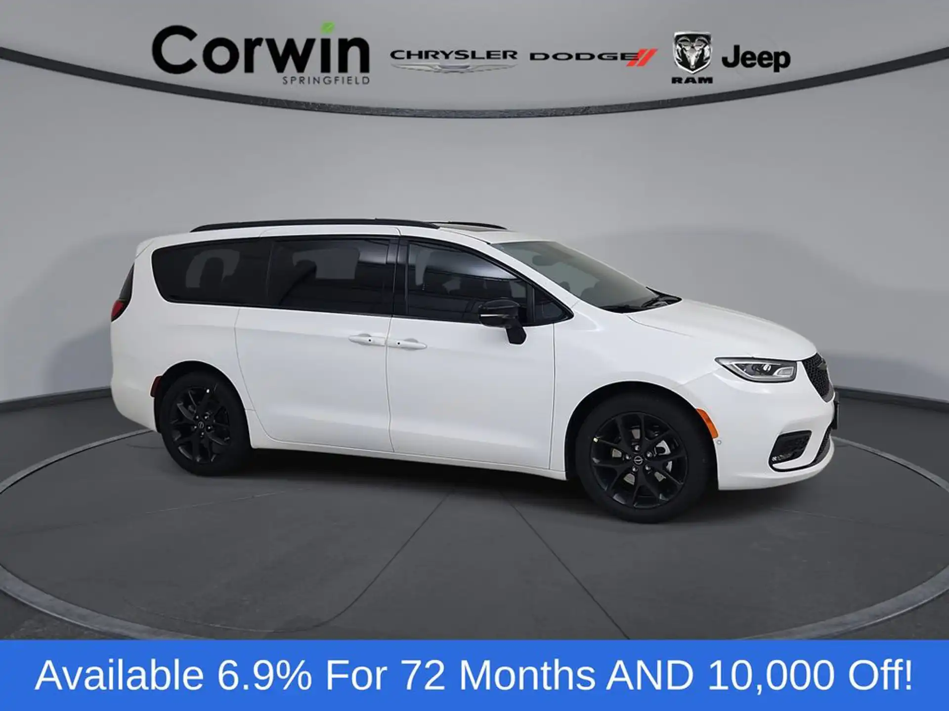 2026 Chrysler Pacifica Limited's photo