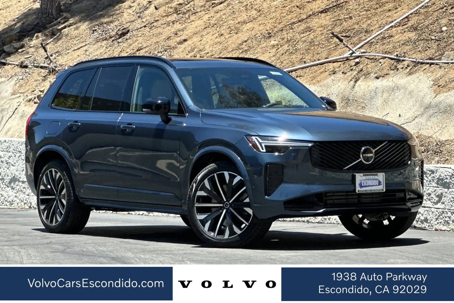 2026 Volvo XC90 T8 Recharge Ultra Dark 6-Seater 4WD's photo