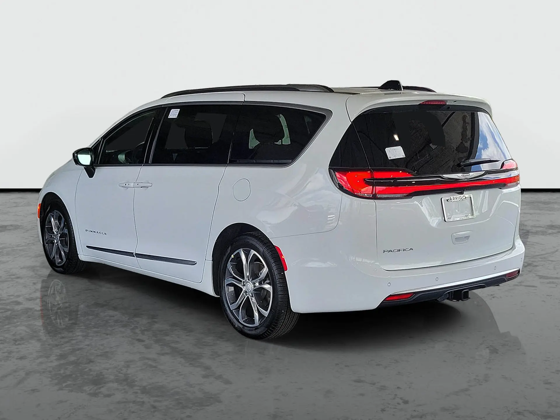 2026 Chrysler Pacifica Pinnacle photo 4
