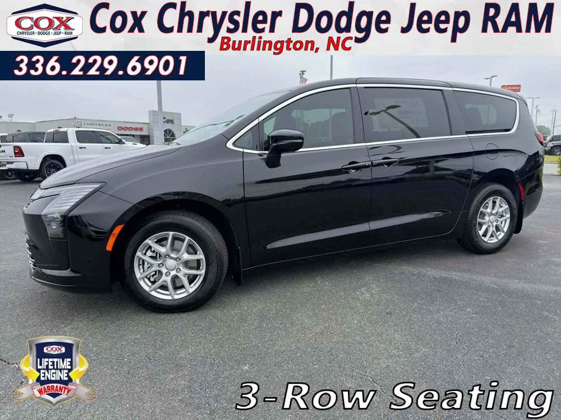 2027 Chrysler Pacifica Select's photo