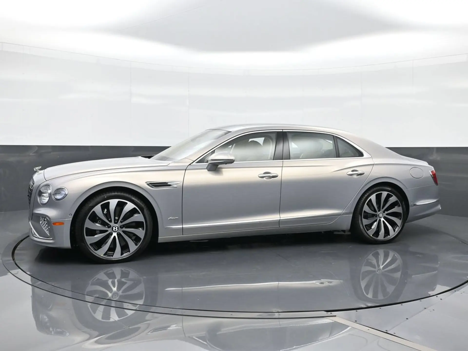 2026 Bentley Flying Spur Azure photo 5
