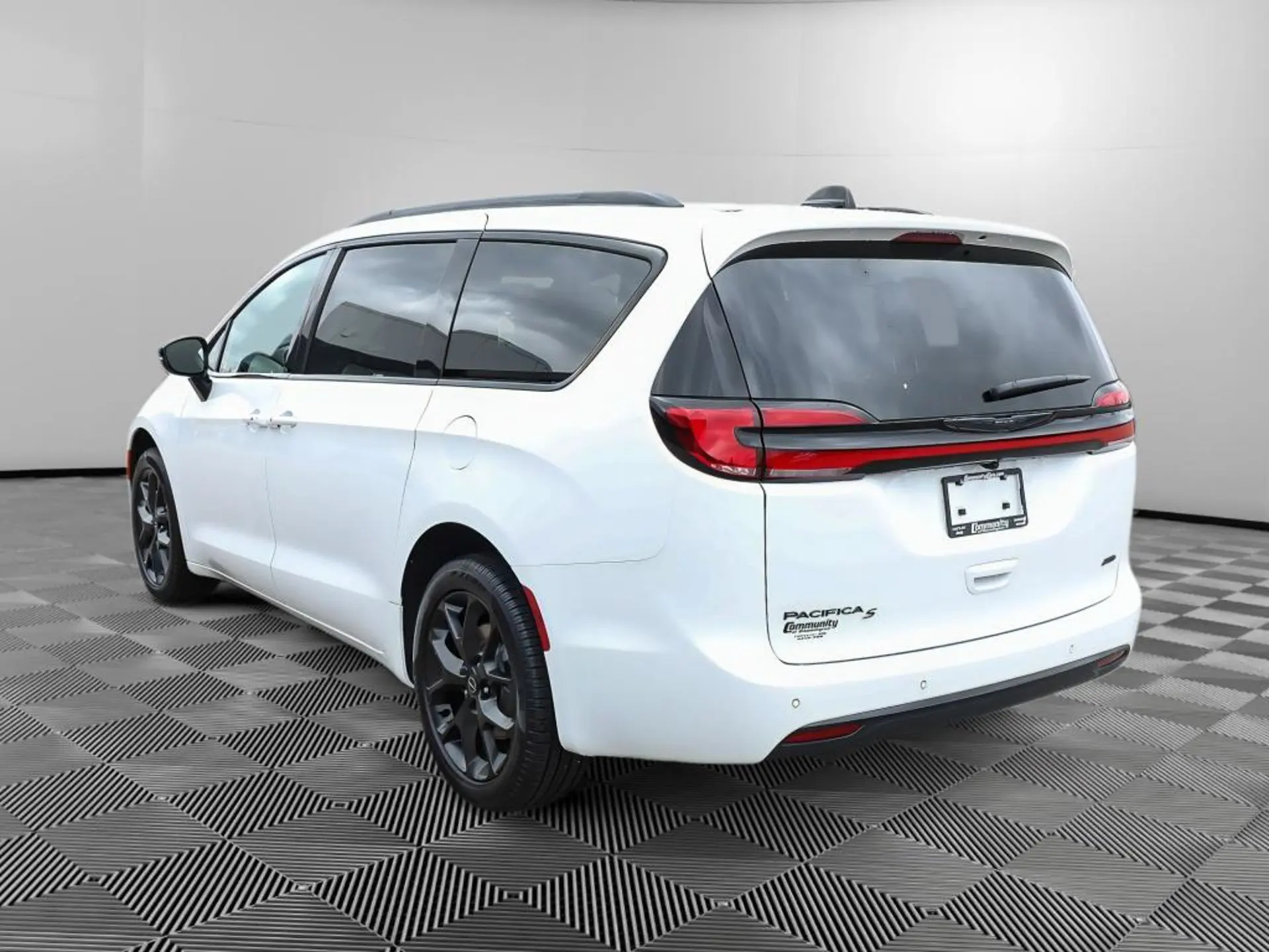 2026 Chrysler Pacifica Select AWD photo 4