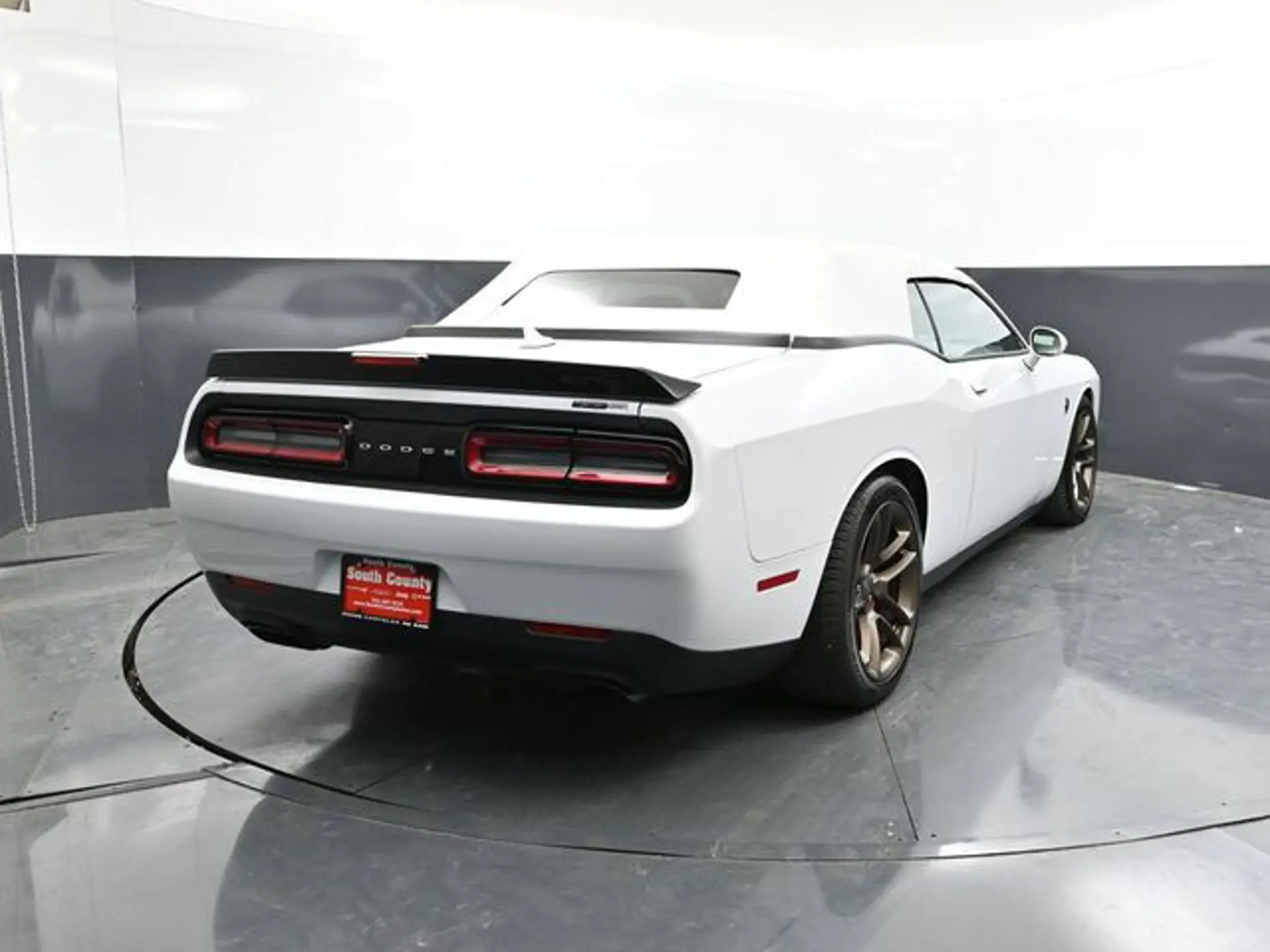 2023 Dodge Challenger SRT Hellcat Jailbreak Auto photo 4