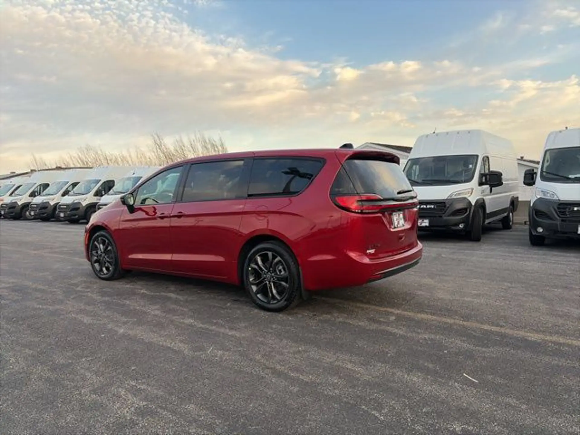 2026 Chrysler Pacifica Select photo 3