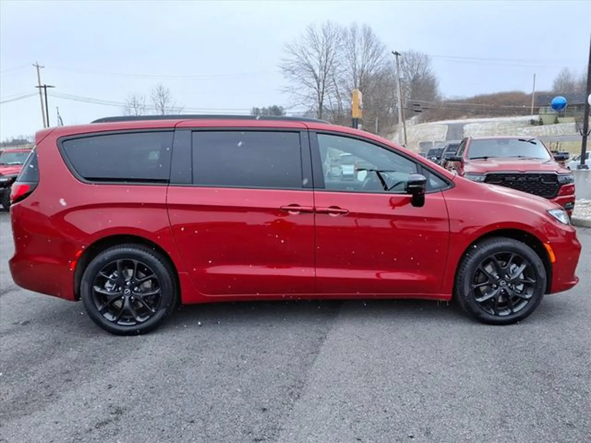 2026 Chrysler Pacifica Limited AWD photo 3
