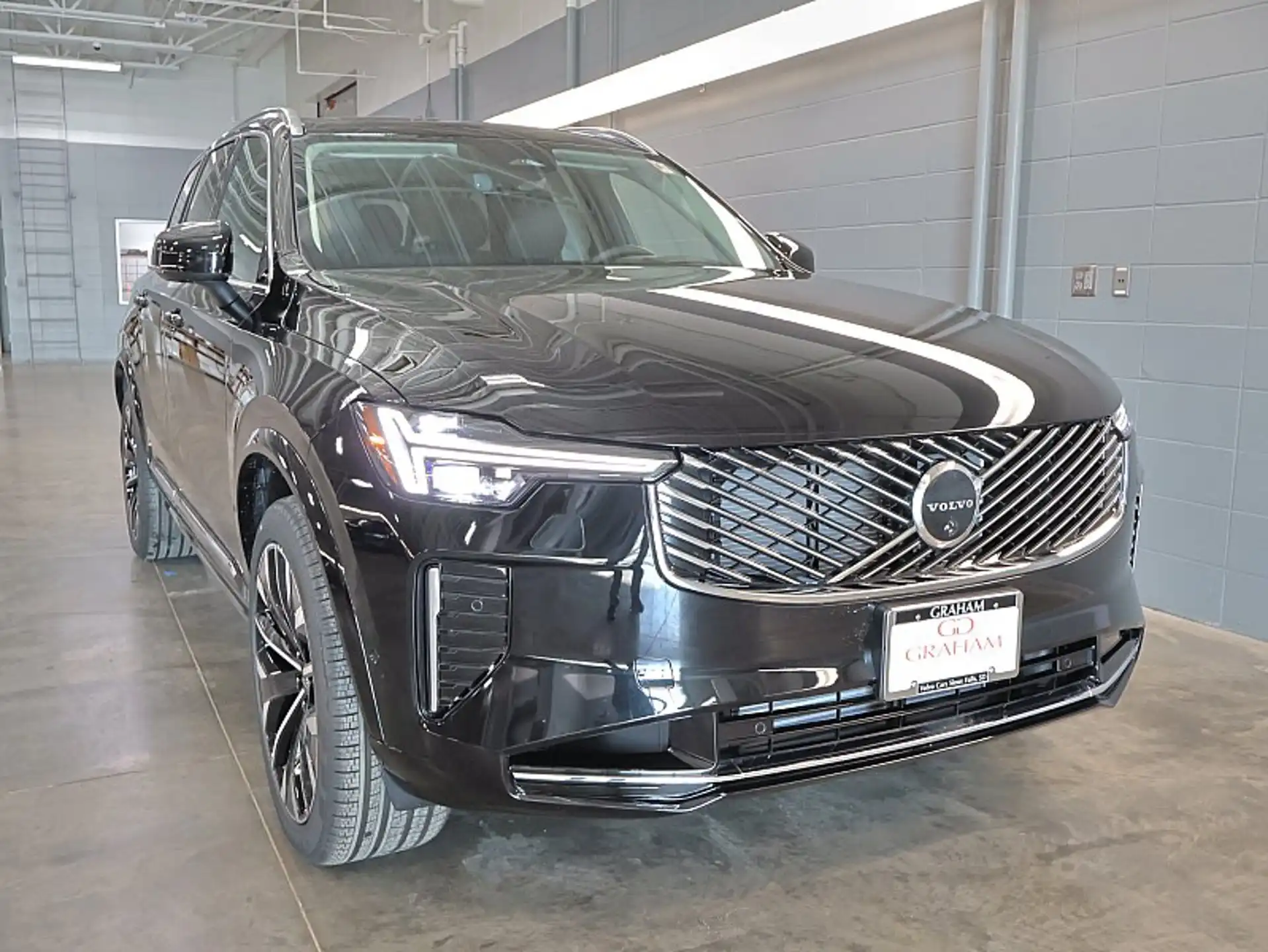 2026 Volvo XC90 T8 Recharge Ultra Bright 4WD's photo