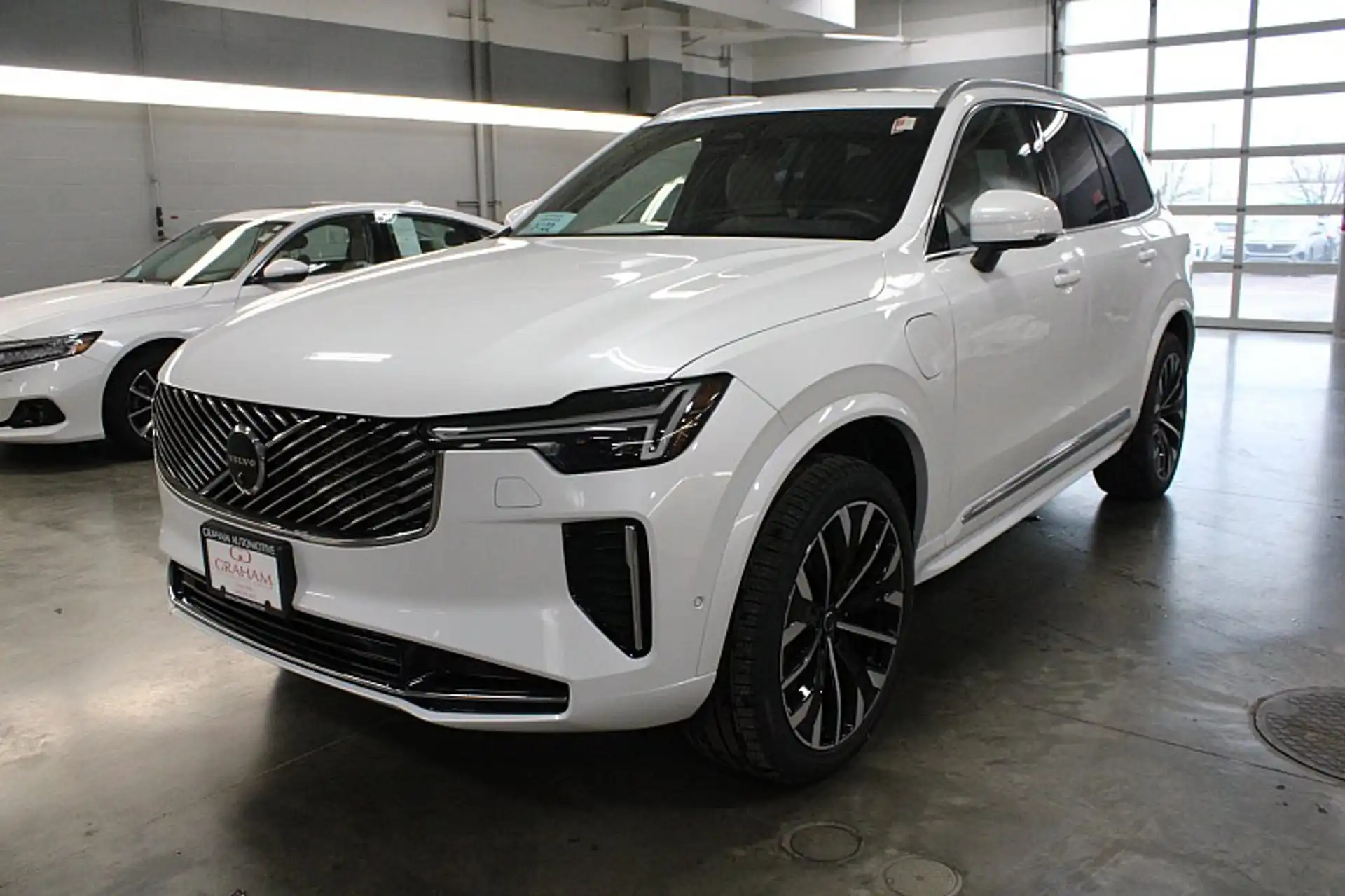 2026 Volvo XC90 T8 Recharge Plus Bright 7-Seat 4WD's photo