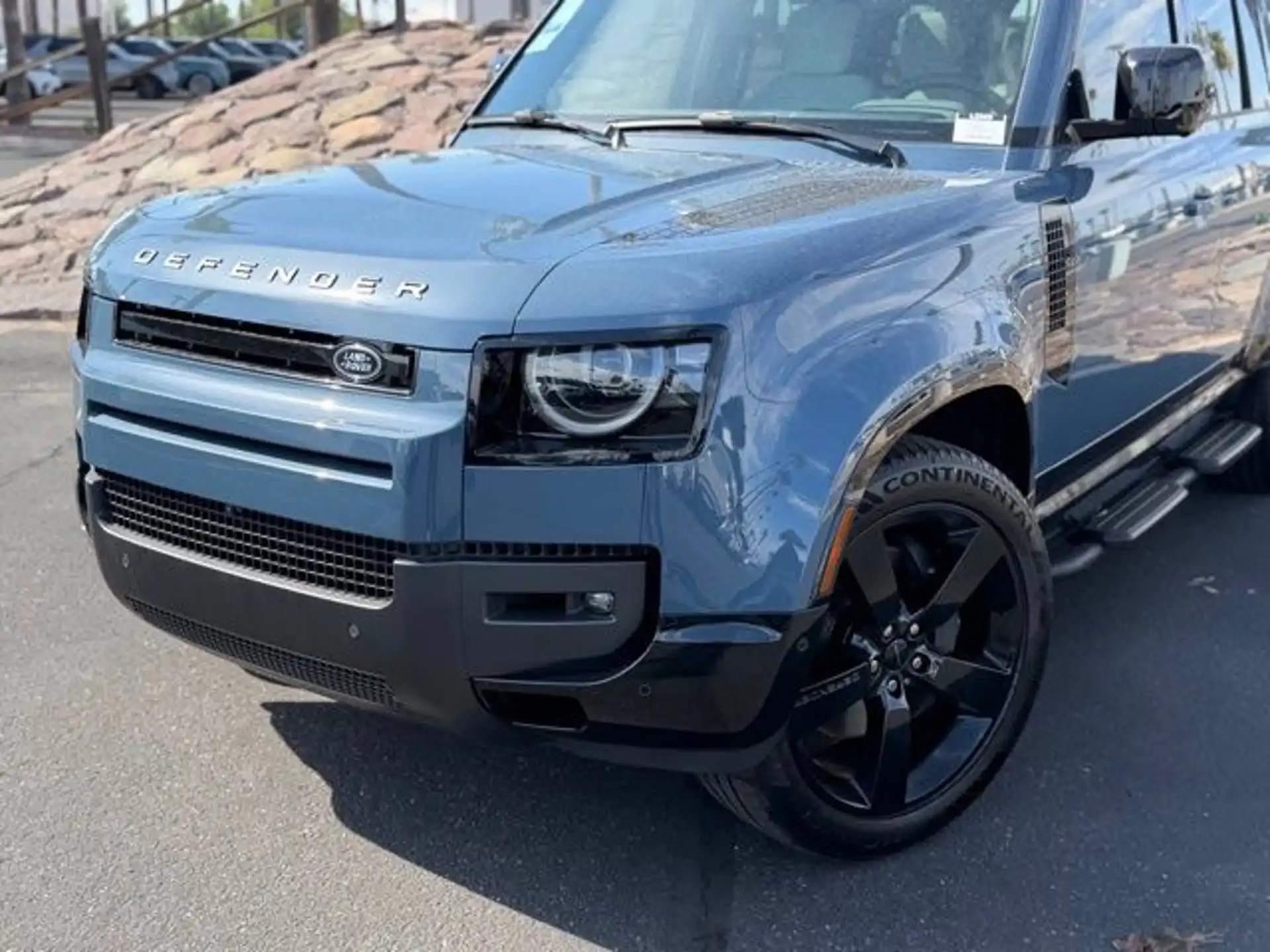 2026 Land Rover Defender 110 X-Dynamic SE P400's photo