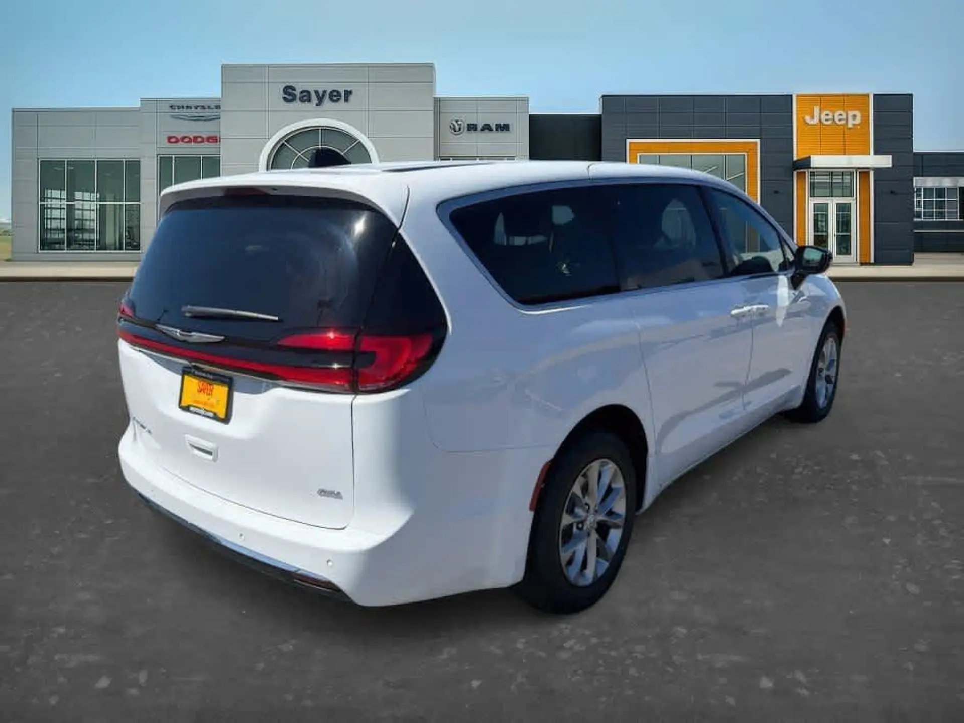 2026 Chrysler Pacifica Select AWD photo 3