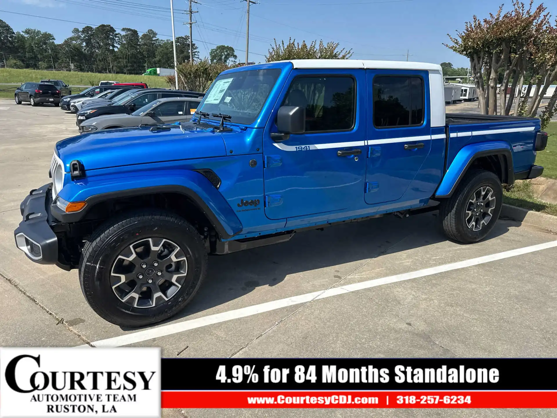 2026 Jeep Gladiator Sahara Auto's photo