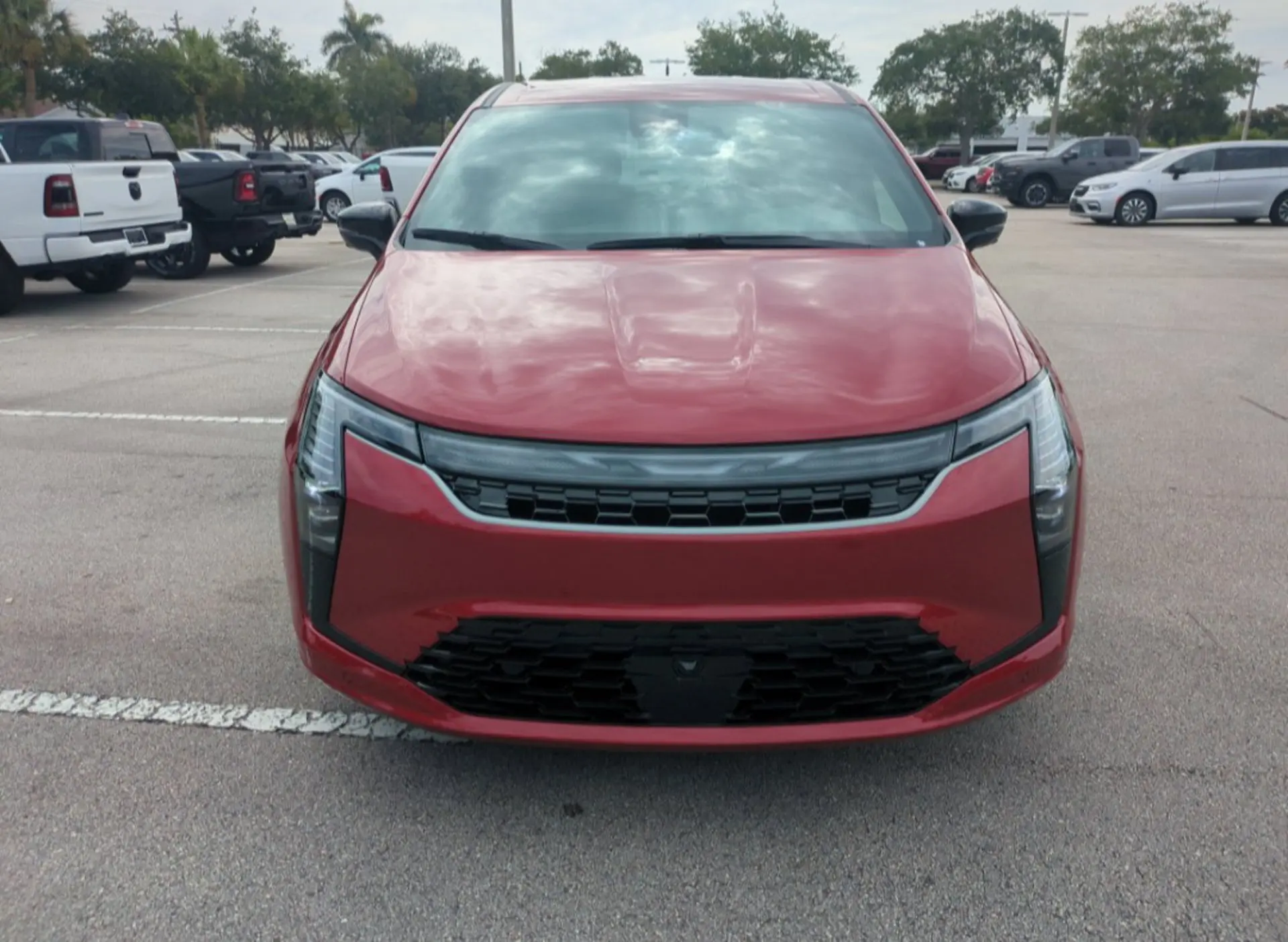 2027 Chrysler Pacifica Select photo 3