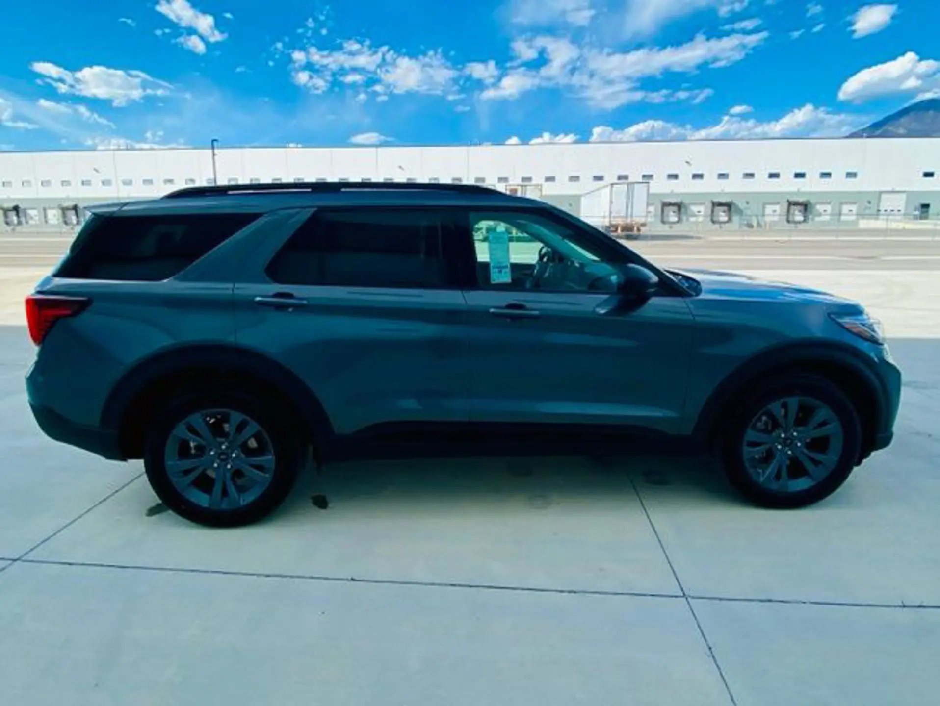 2026 Ford Explorer Active 4WD photo 4