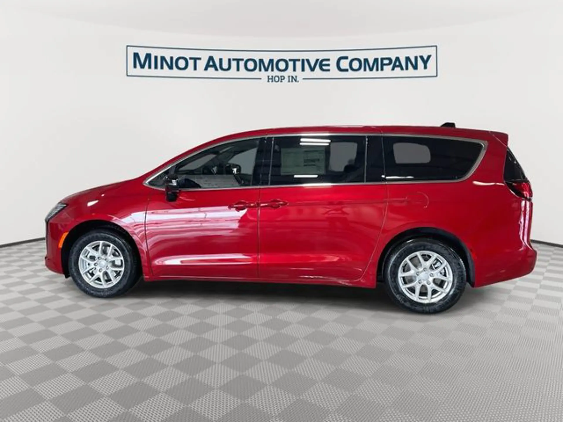 2027 Chrysler Pacifica Select photo 5
