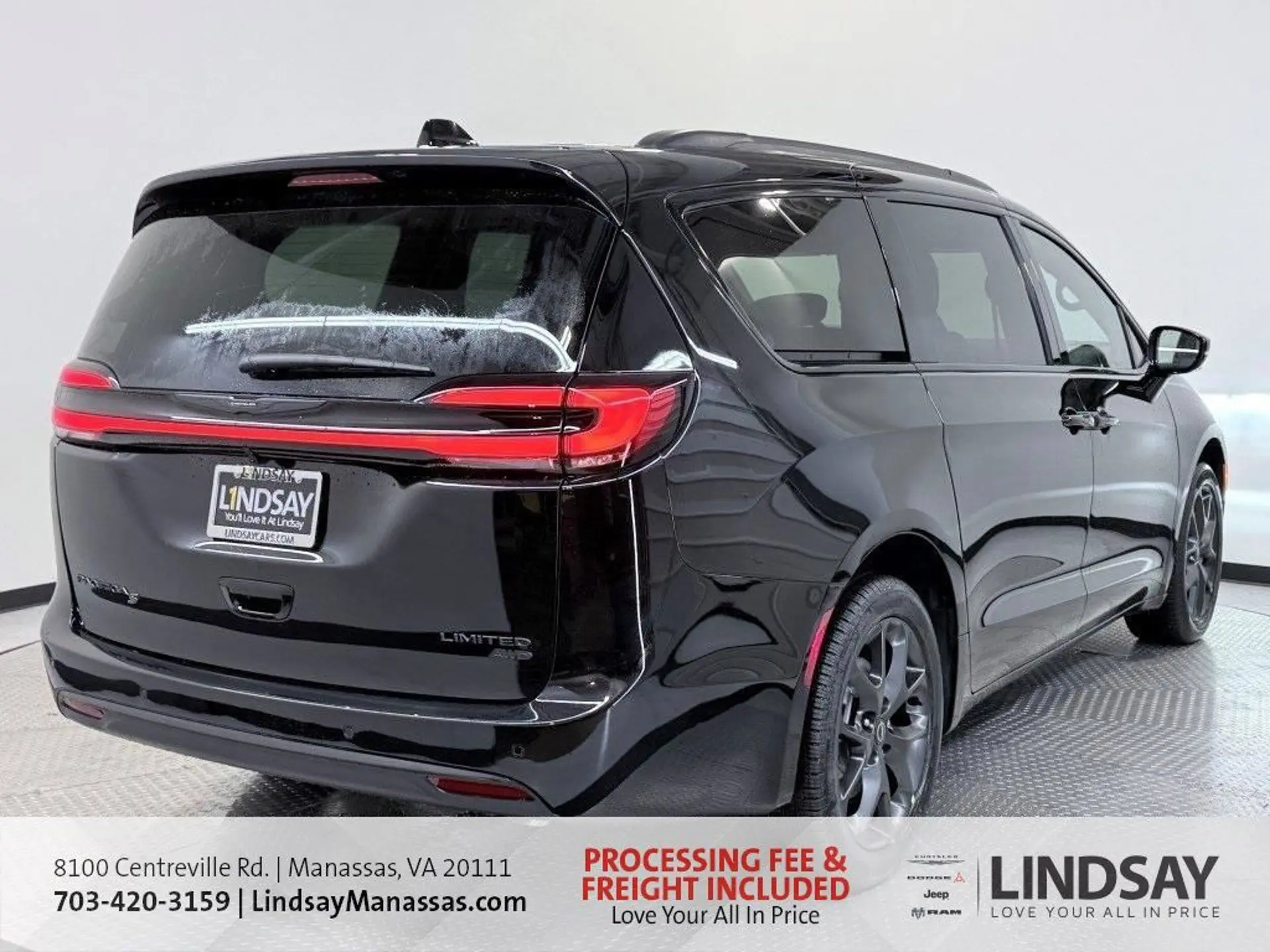 2026 Chrysler Pacifica Limited AWD photo 4