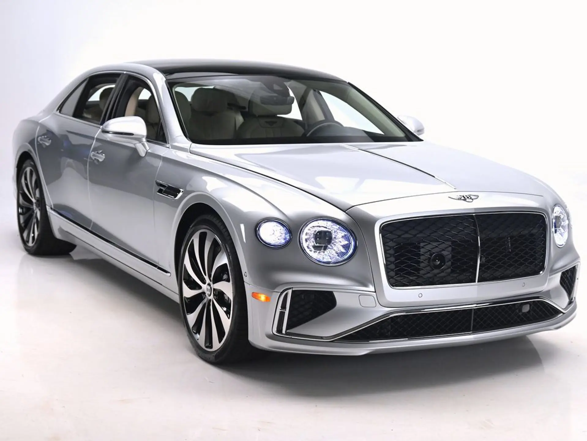 2026 Bentley Flying Spur undefined photo 3