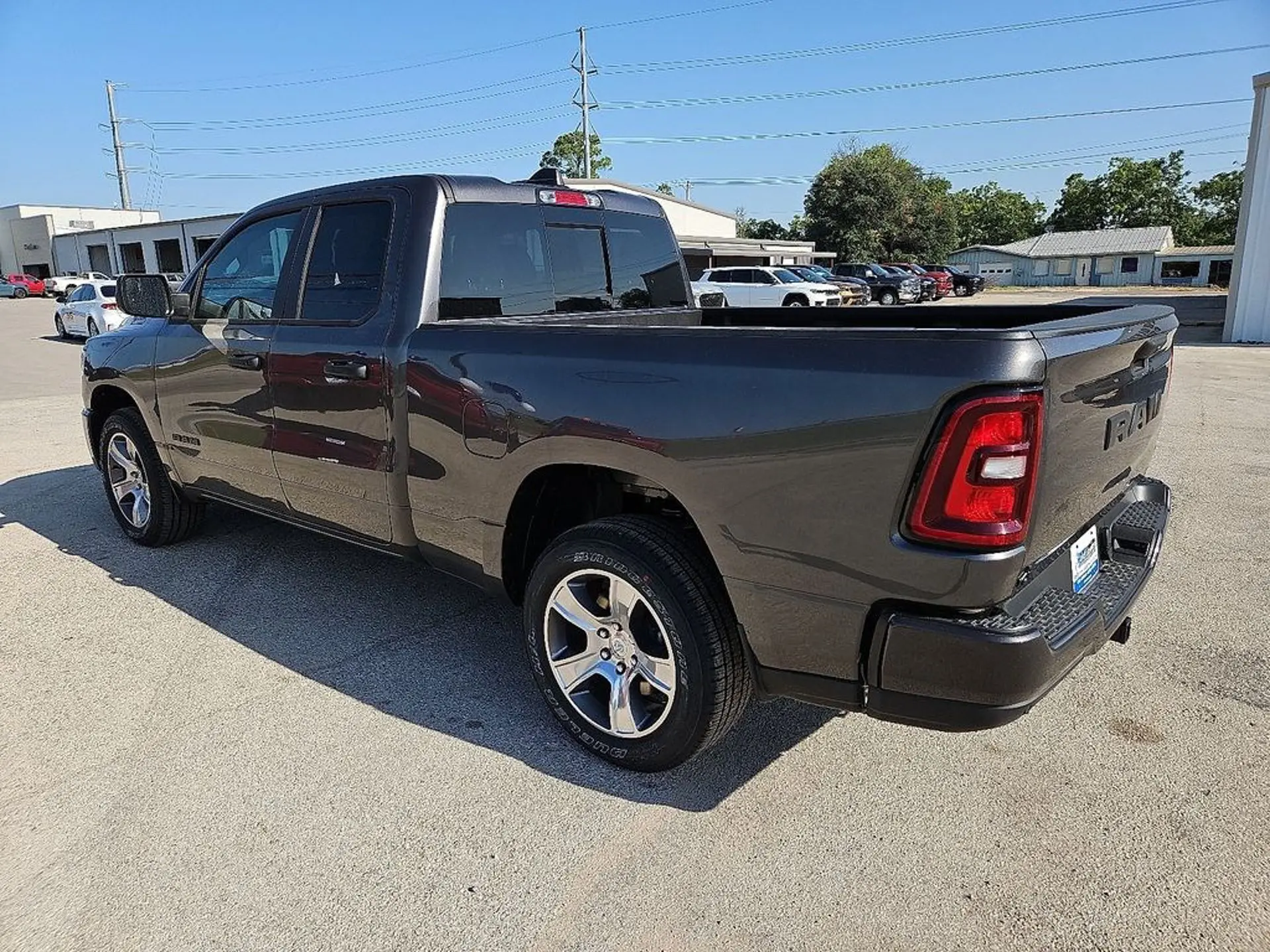 2026 RAM 1500 Express Quad Cab 6'4 photo 4