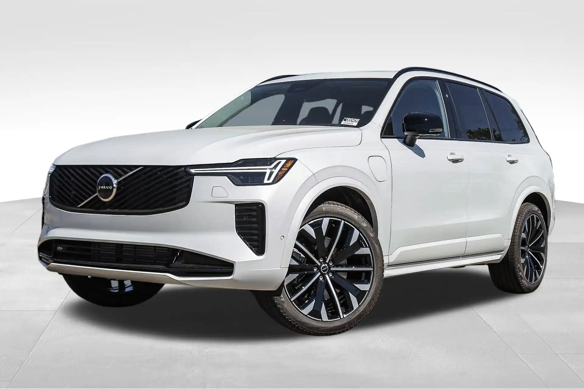 2026 Volvo XC90 T8 Recharge Ultra Dark 6-Seater 4WD's photo