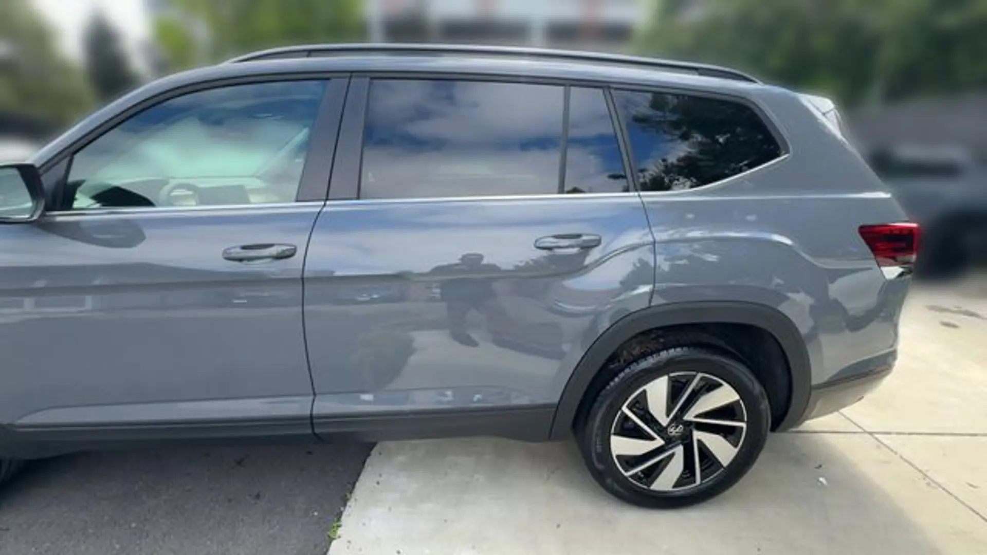 2026 Volkswagen Atlas 2.0T SE w/Tech 4MOTION photo 5