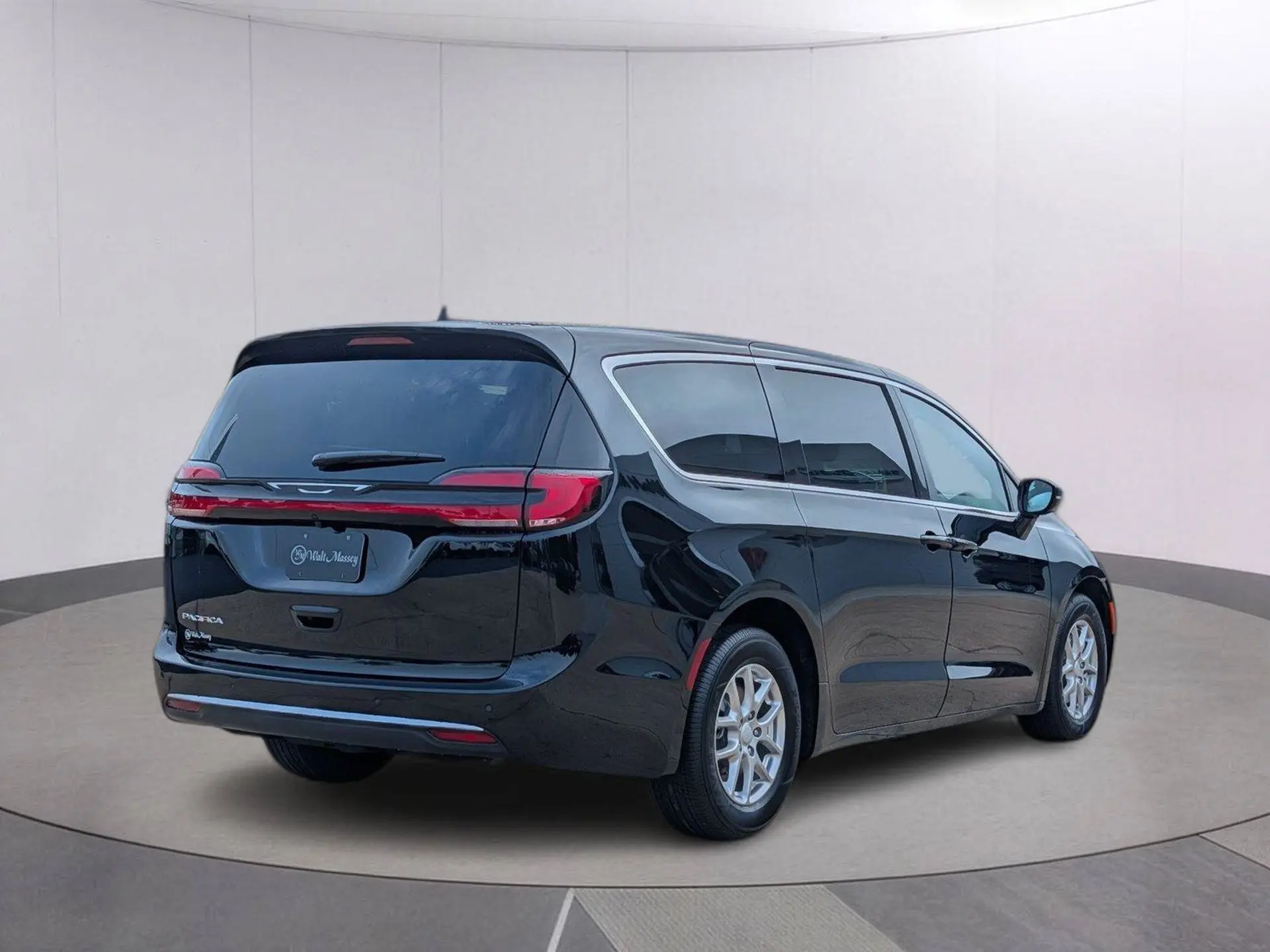 2027 Chrysler Pacifica Select photo 5