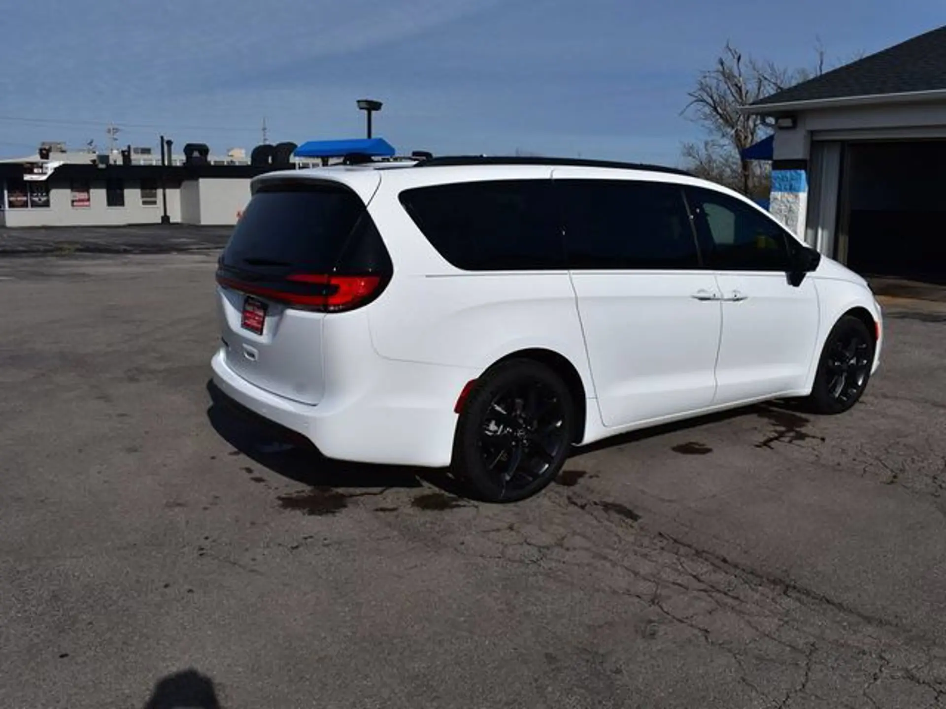 2026 Chrysler Pacifica Select photo 4