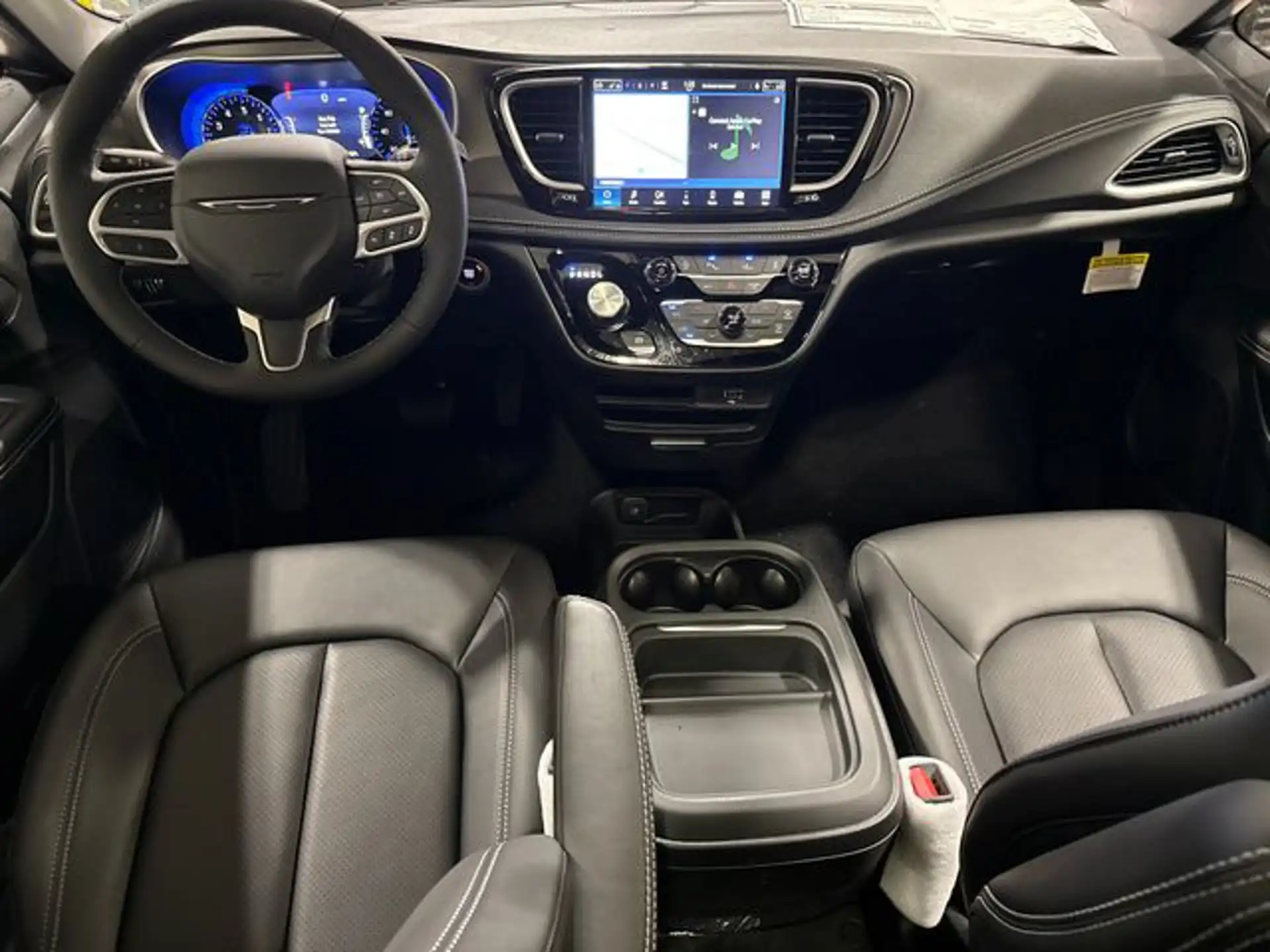 2027 Chrysler Pacifica Select AWD's photo
