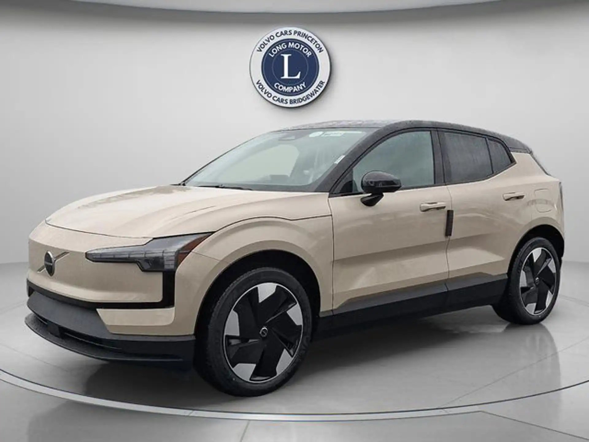 2026 Volvo EX30 Twin Motor Performance Plus's photo