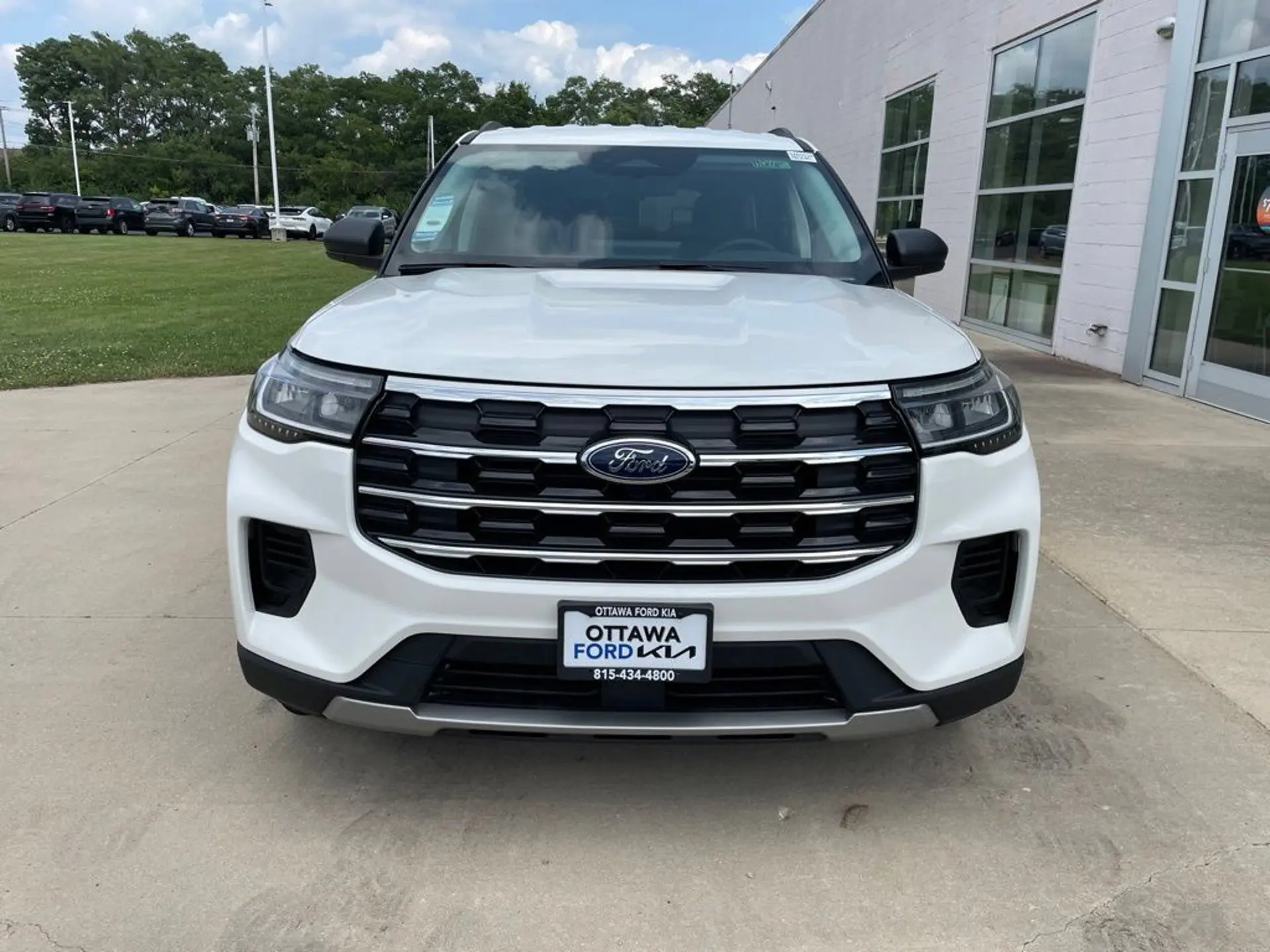 2026 Ford Explorer Active 4WD photo 3