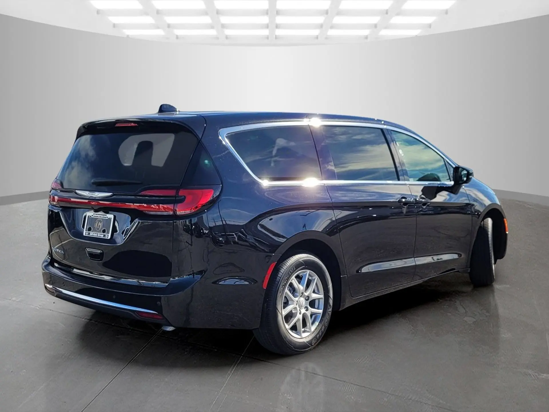 2026 Chrysler Pacifica Select photo 4