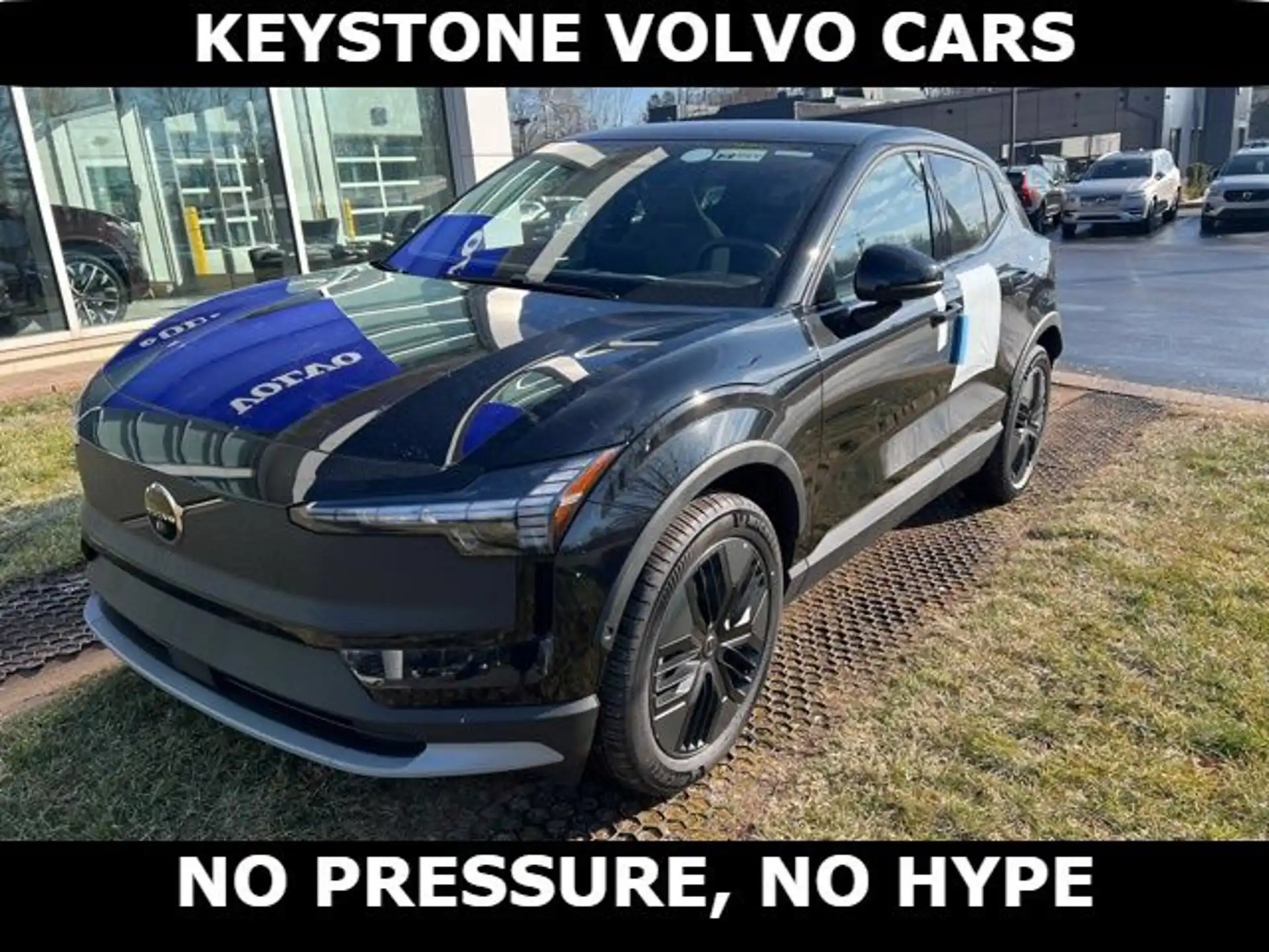 2026 Volvo EX30 Twin Motor Cross Country Ultra's photo