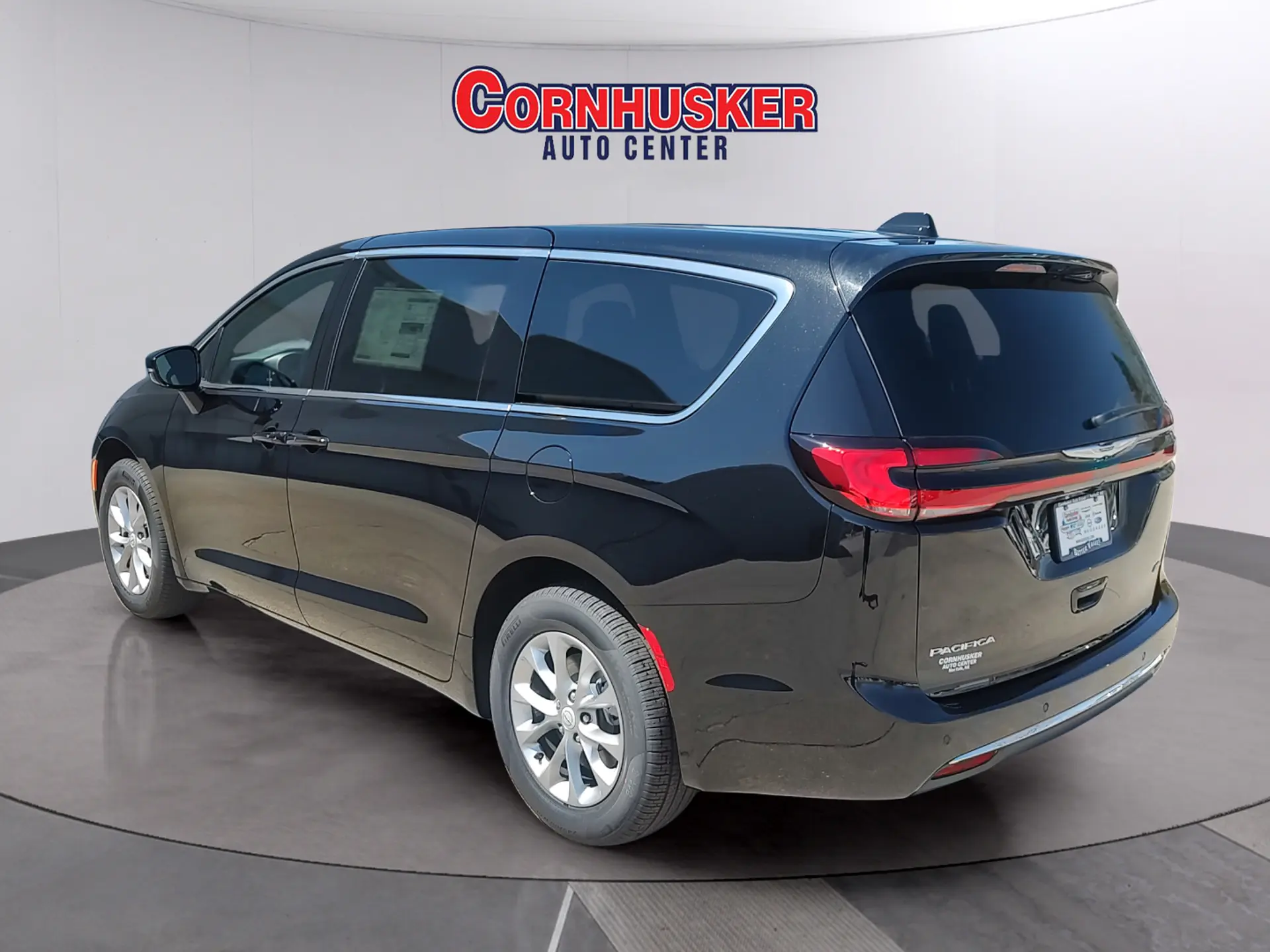 2026 Chrysler Pacifica Select AWD photo 5