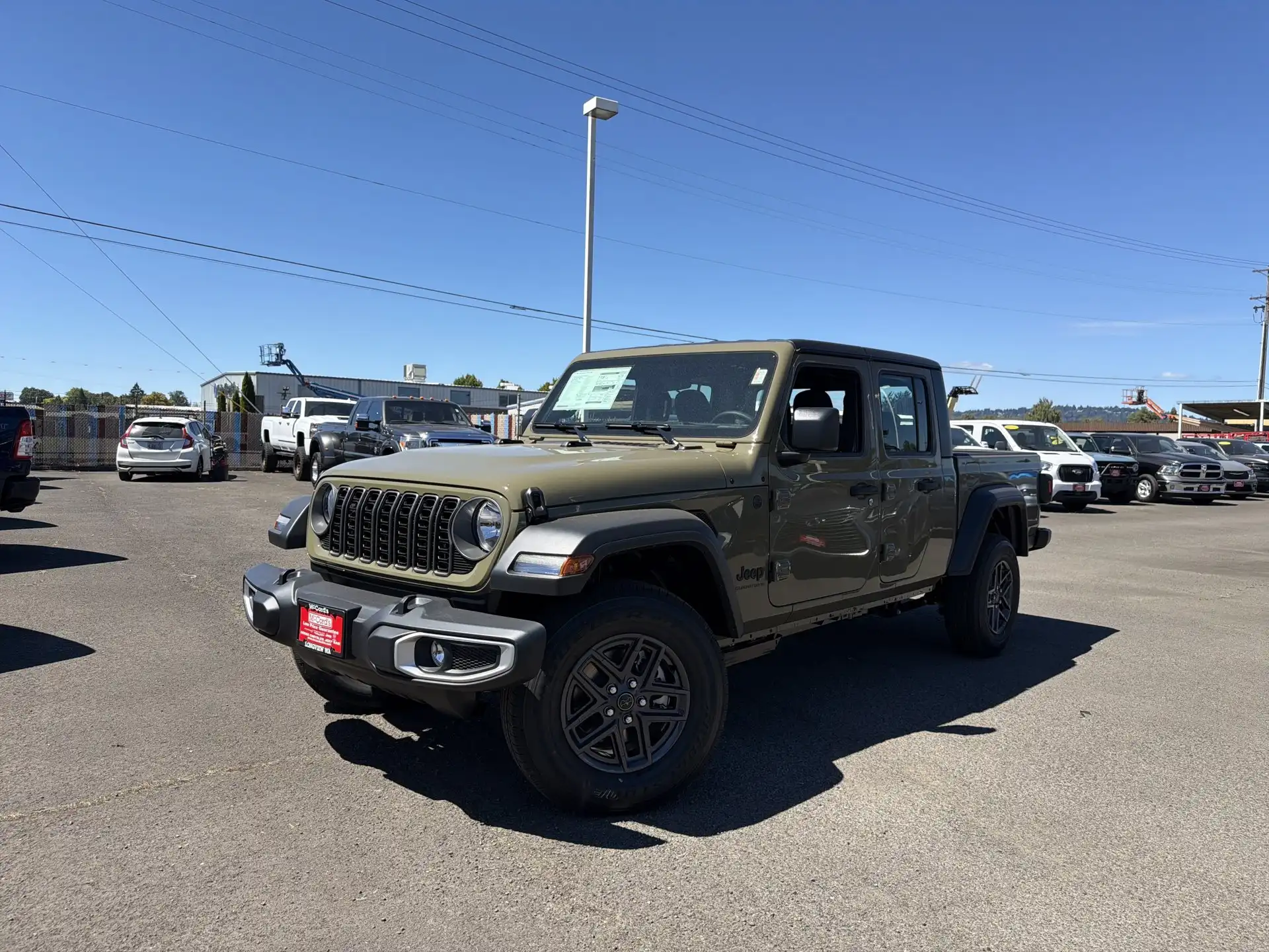 2026 Jeep Gladiator Sport Auto's photo